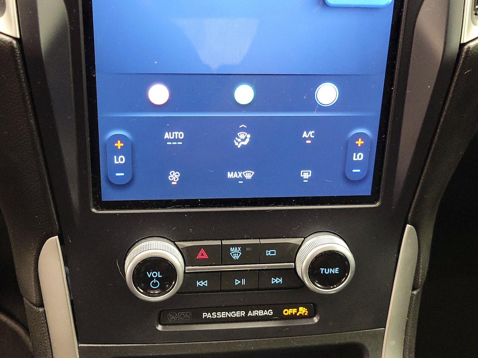 2022 Ford Edge SE - Photo 17