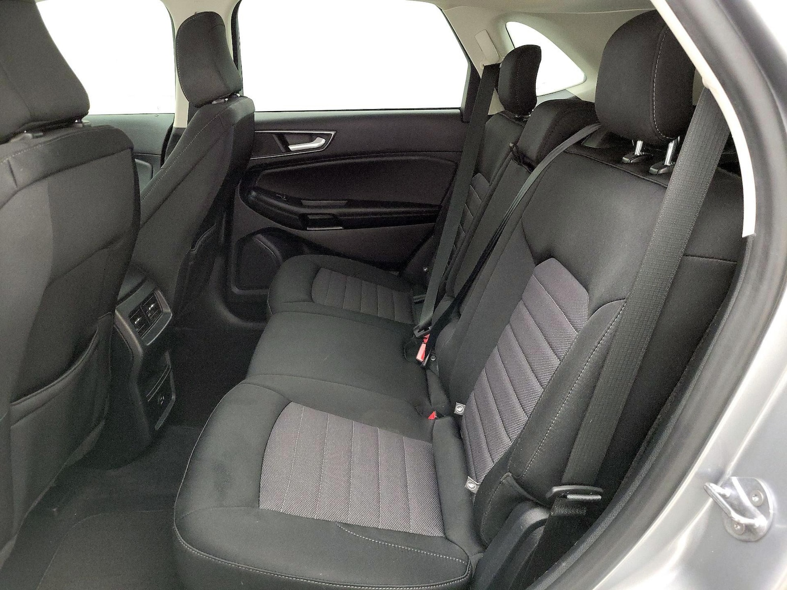 2022 Ford Edge SE - Photo 20