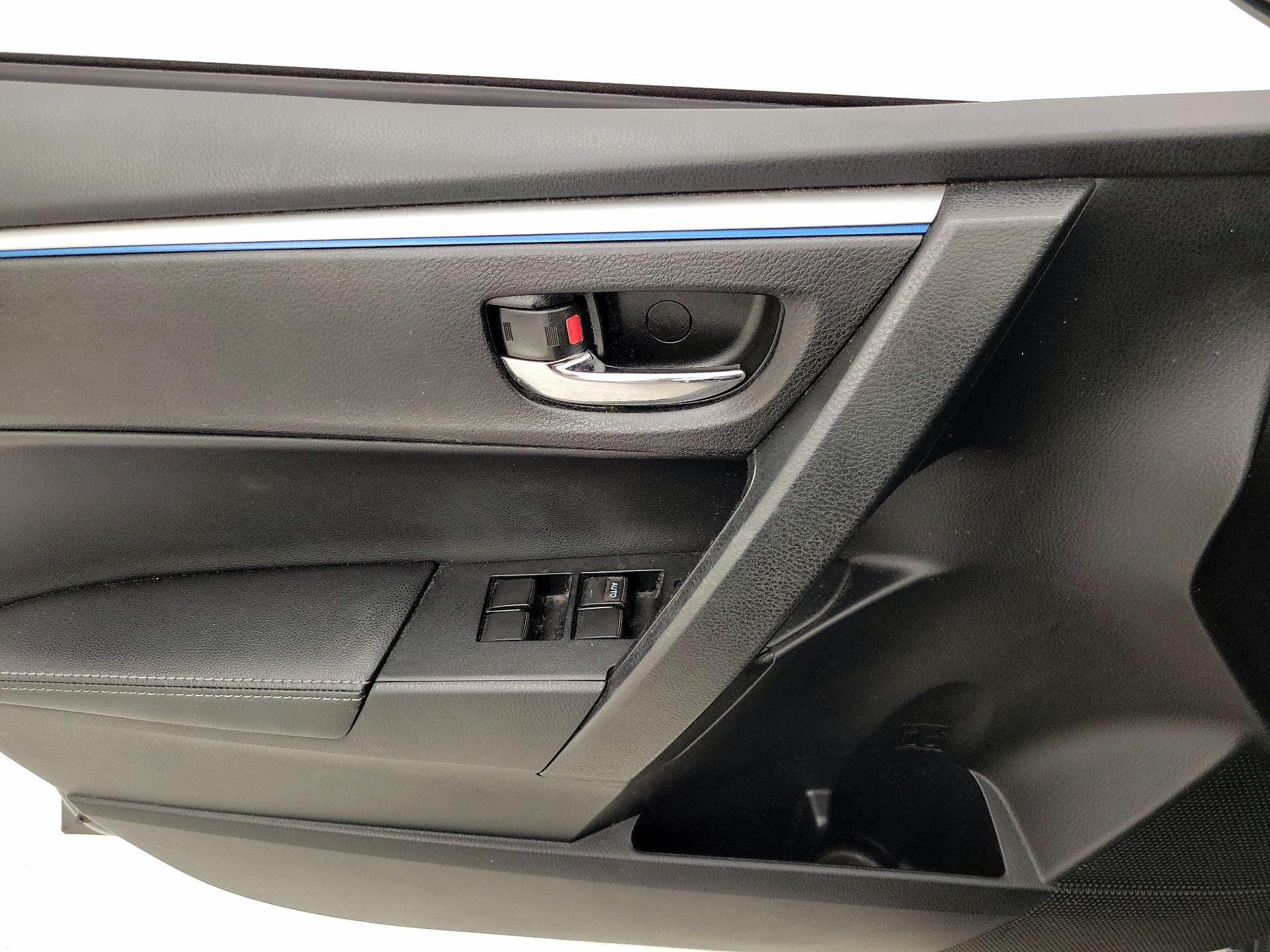 Thumbnail: 2015 Toyota Corolla - 12