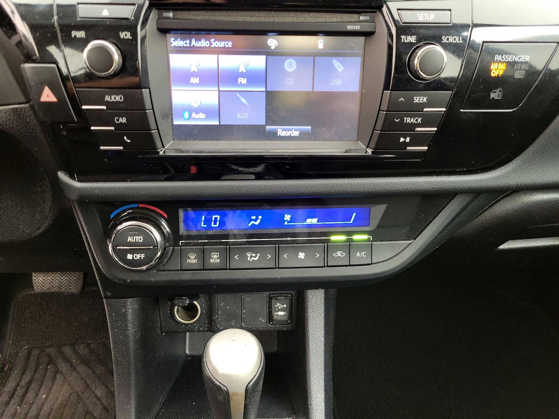 Thumbnail: 2015 Toyota Corolla - 16