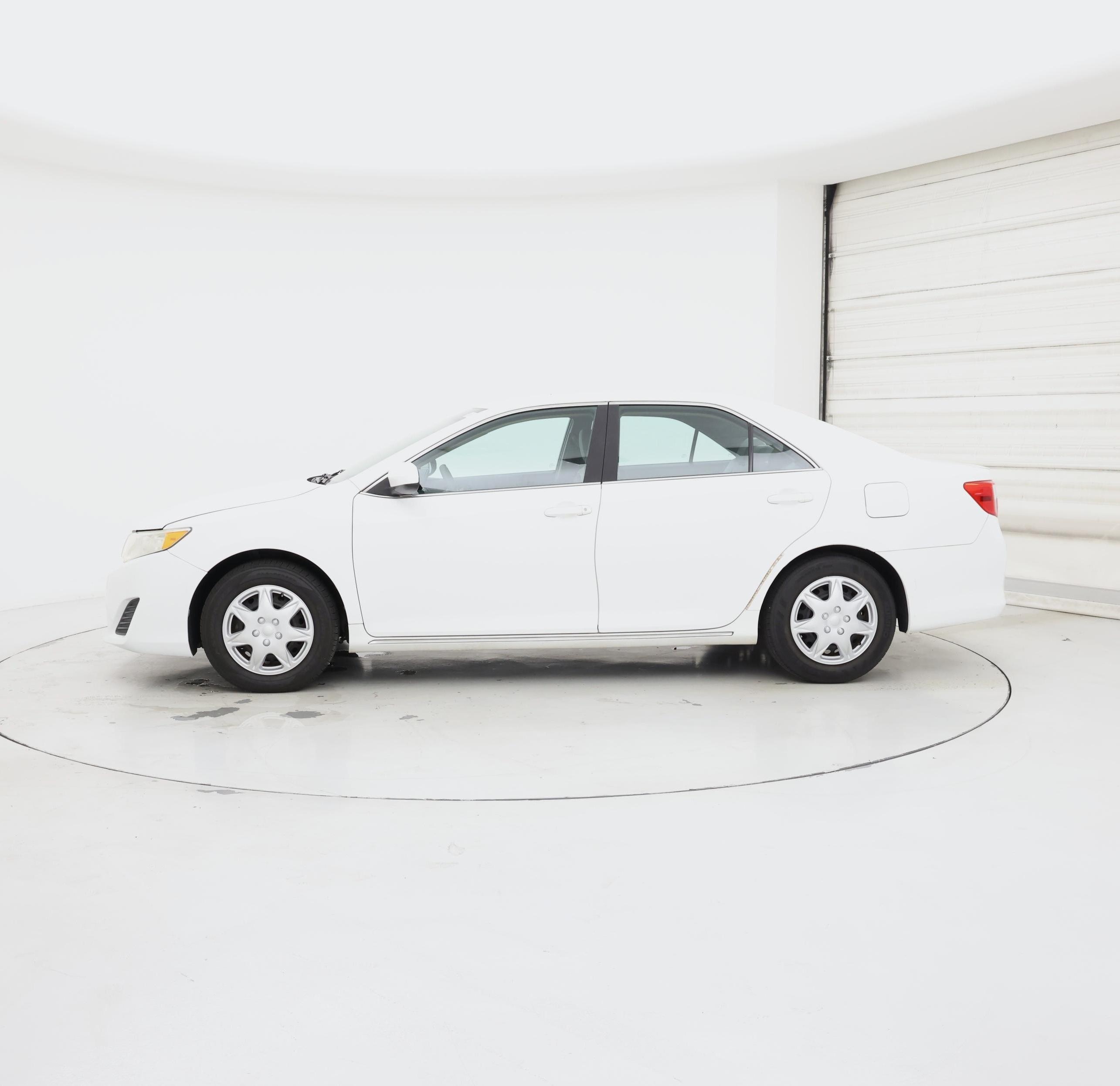 Thumbnail: 2014 Toyota Camry - 3