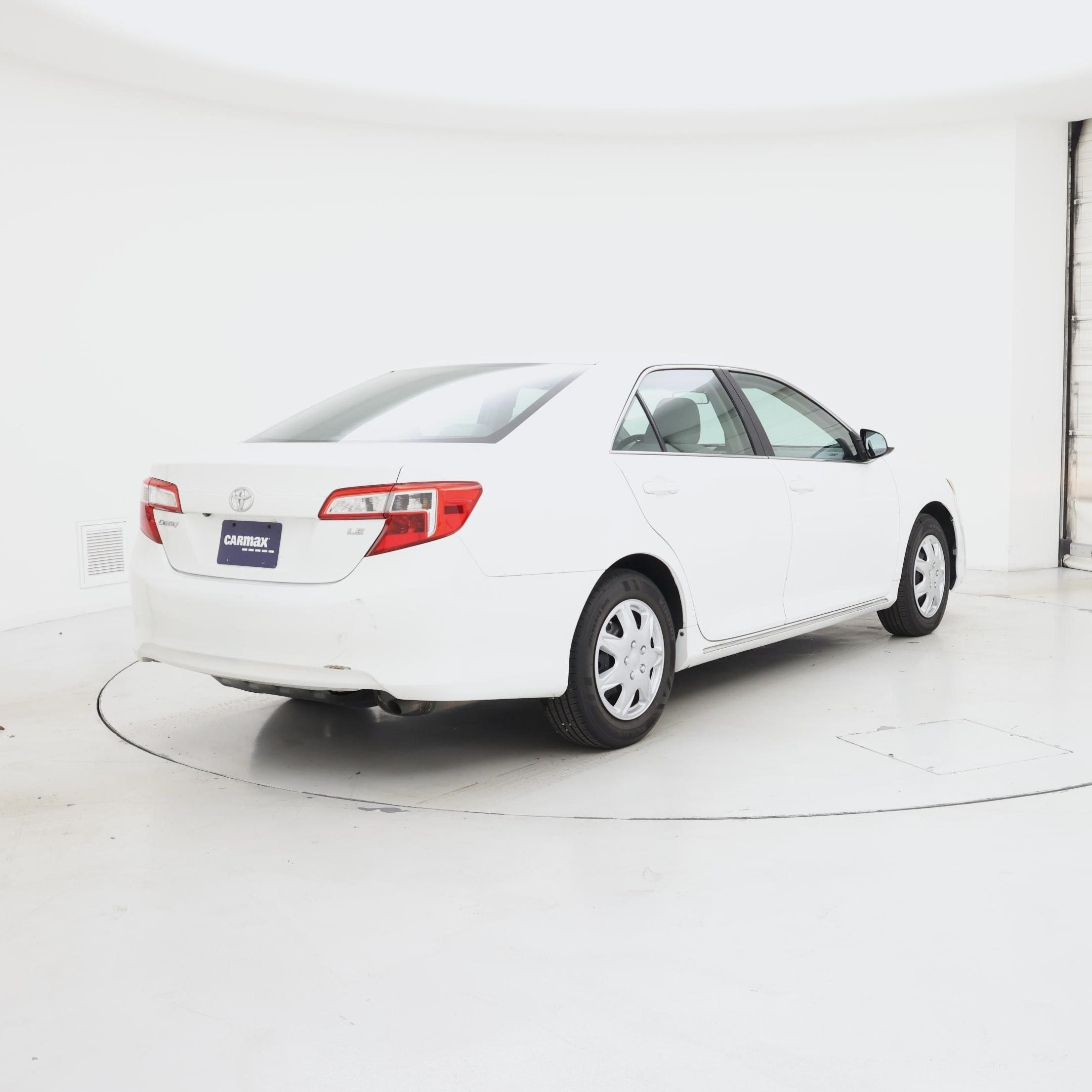 Thumbnail: 2014 Toyota Camry - 8