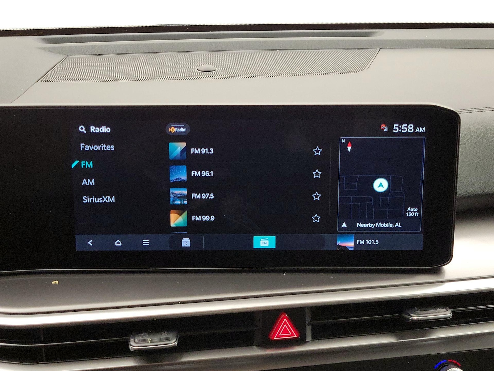 2025 Kia Sorento EX - Photo 17