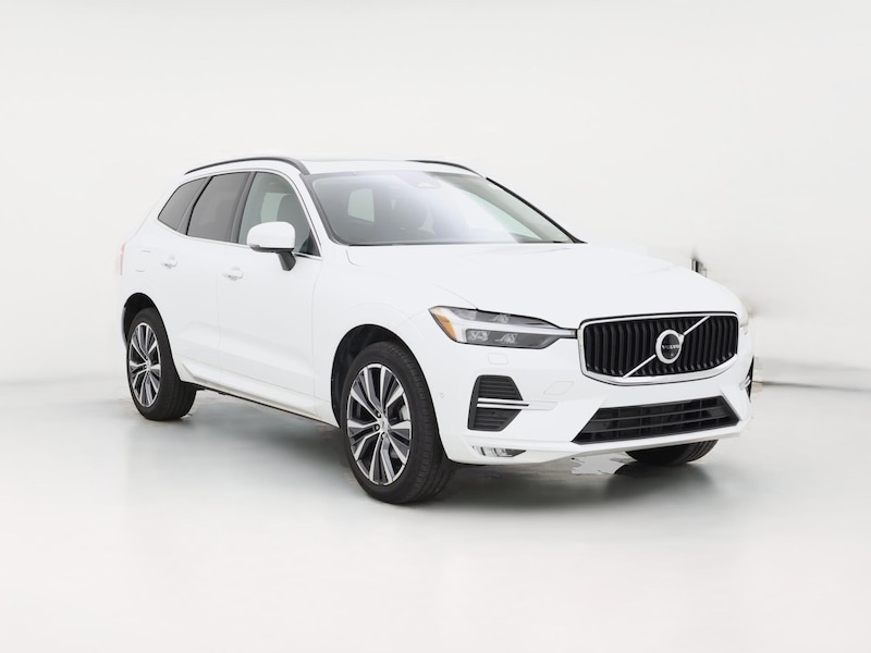 2022 Volvo XC60 B5 Momentum