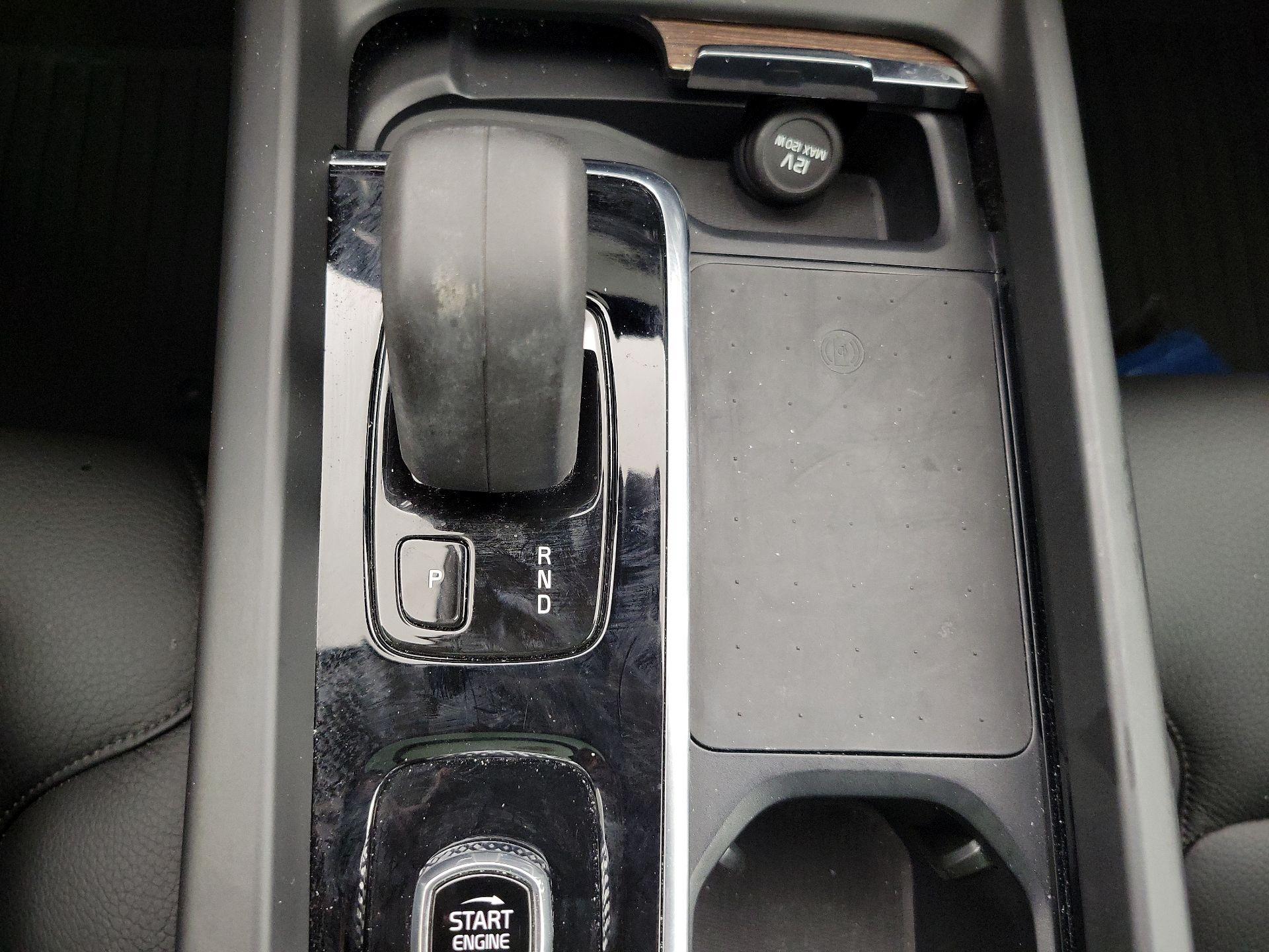Thumbnail: 2022 Volvo XC60 - 17