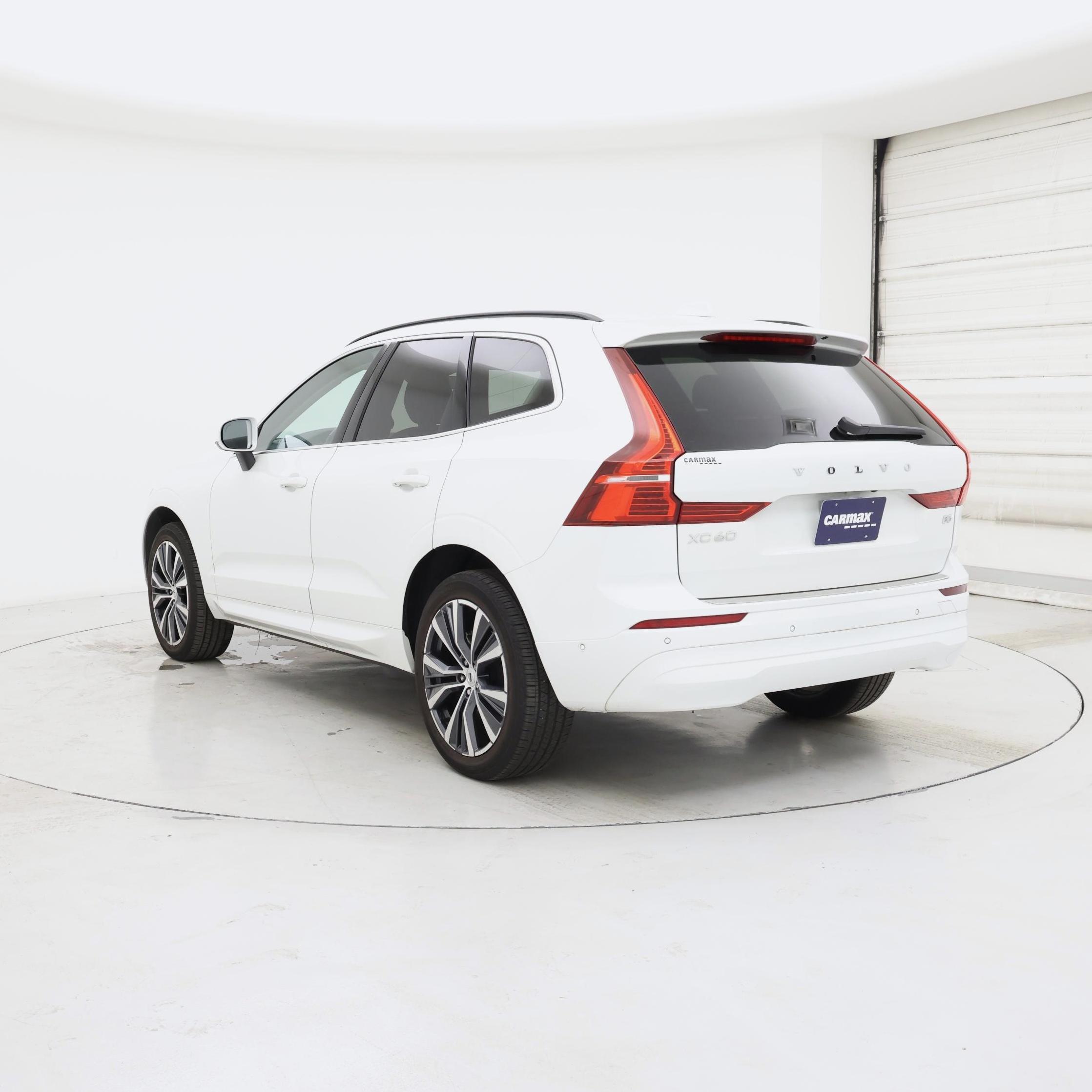 Thumbnail: 2022 Volvo XC60 - 2