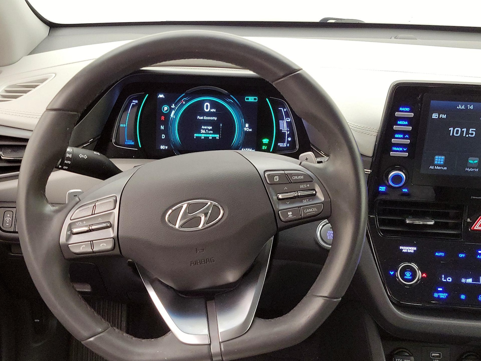 2020 Hyundai IONIQ SEL - Photo 11