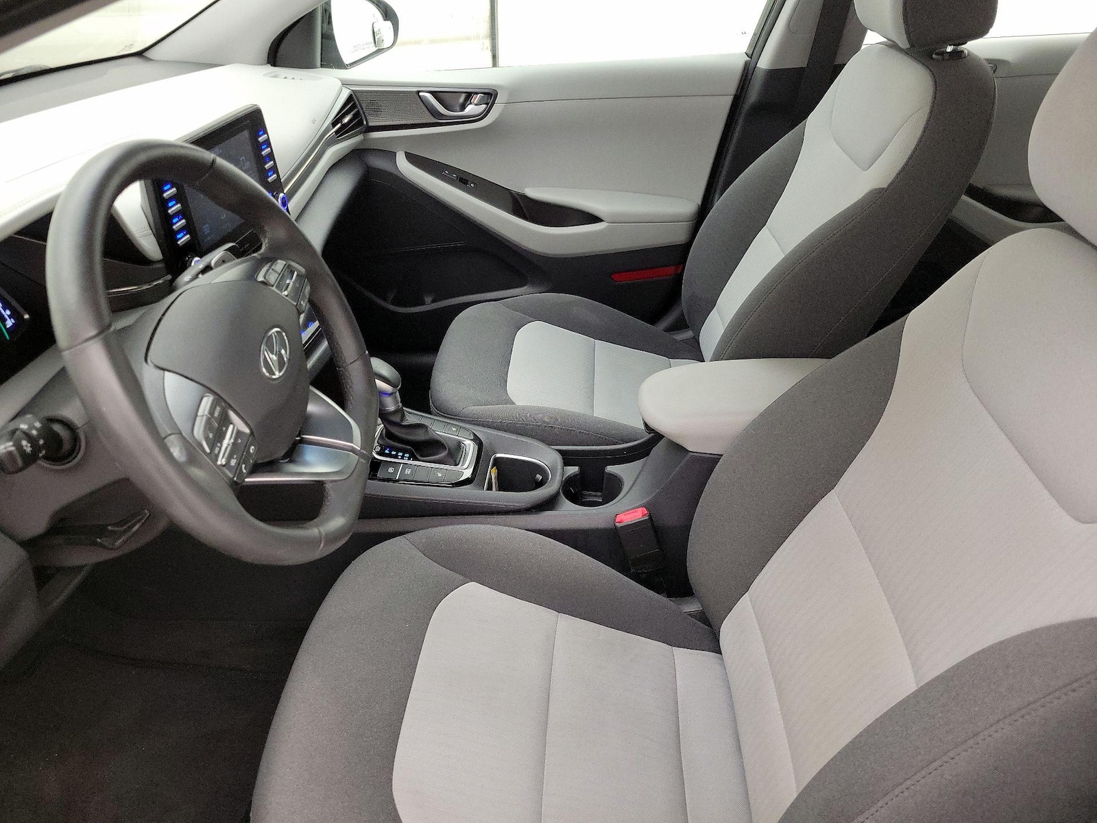 2020 Hyundai IONIQ SEL - Photo 12