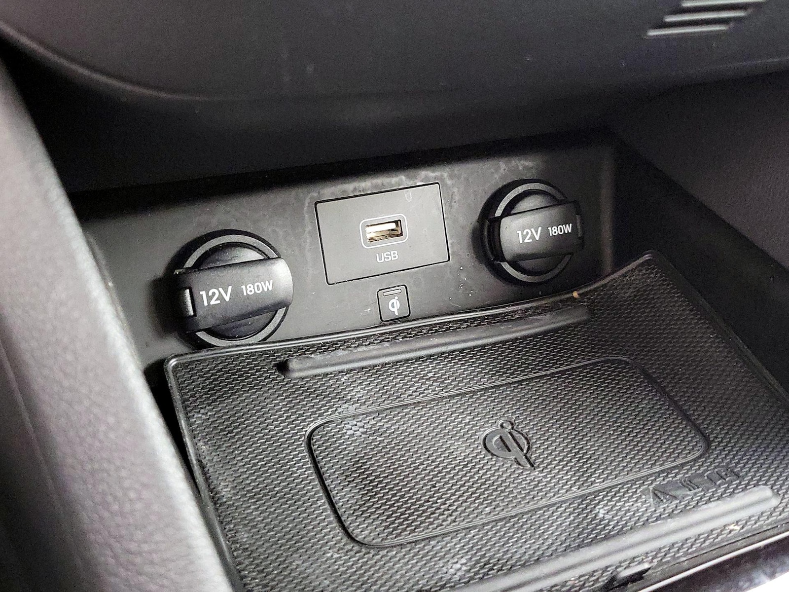 2020 Hyundai IONIQ SEL - Photo 19