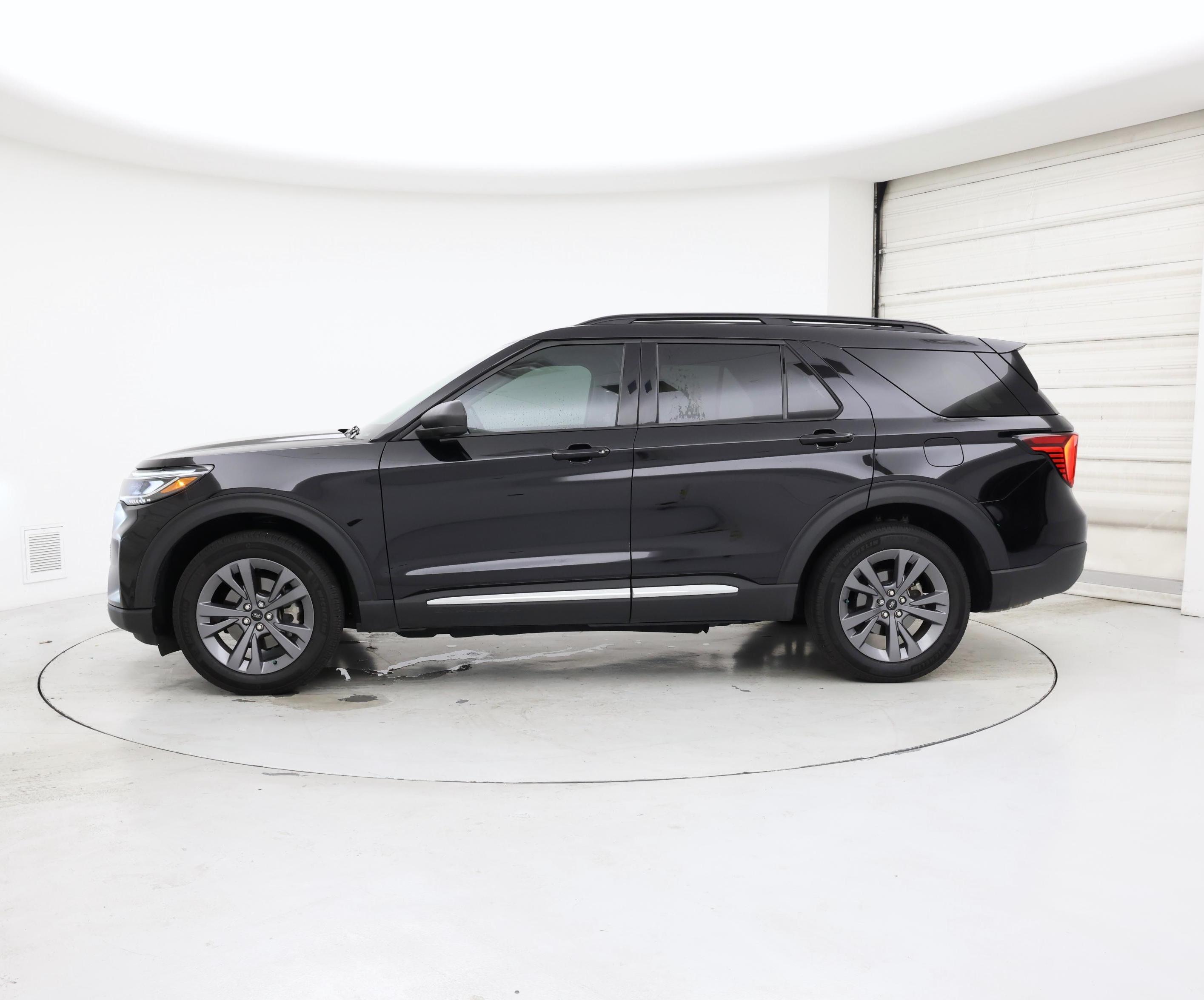 Thumbnail: 2025 Ford Explorer - 3