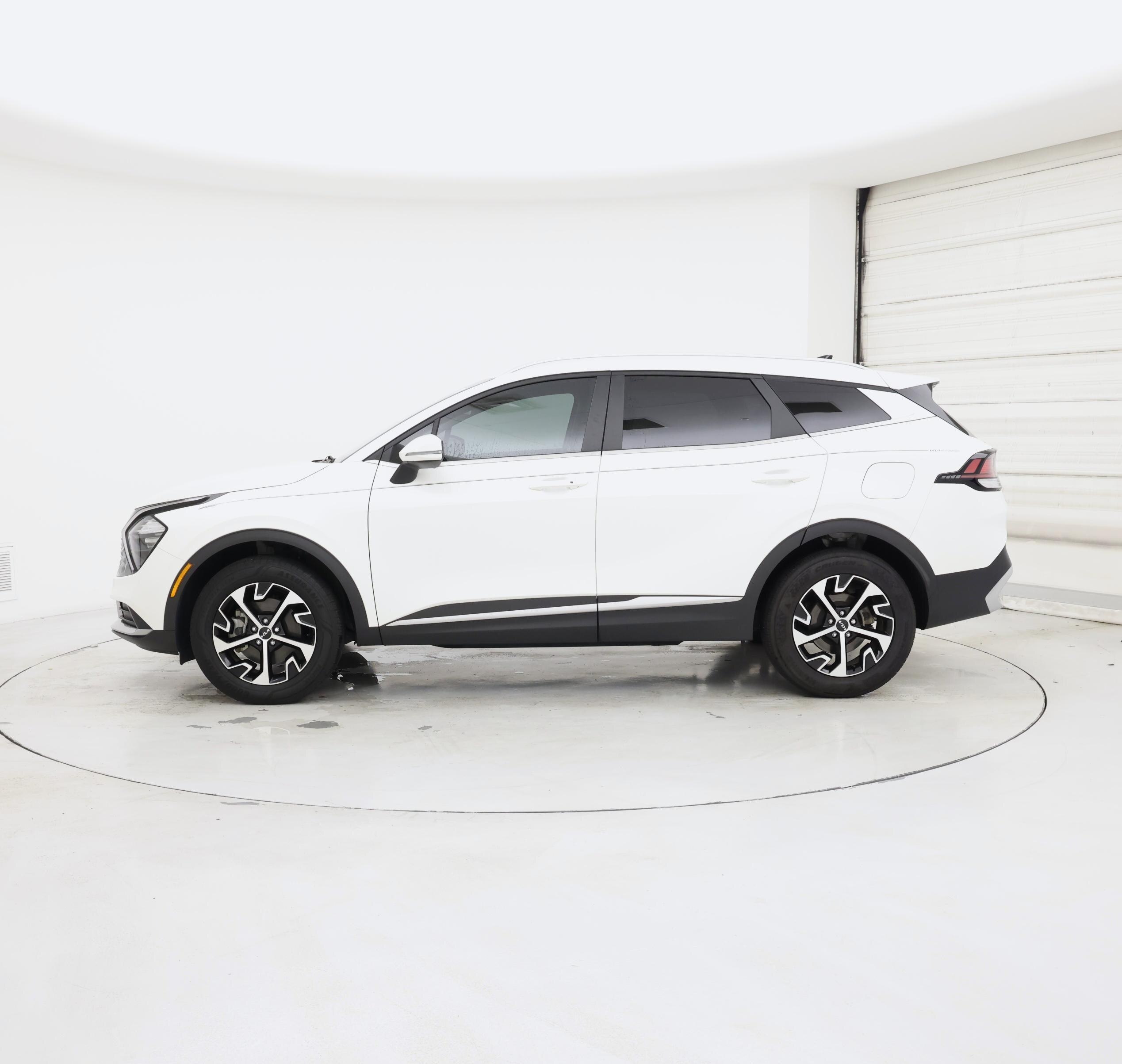 Thumbnail: 2023 Kia Sportage - 3