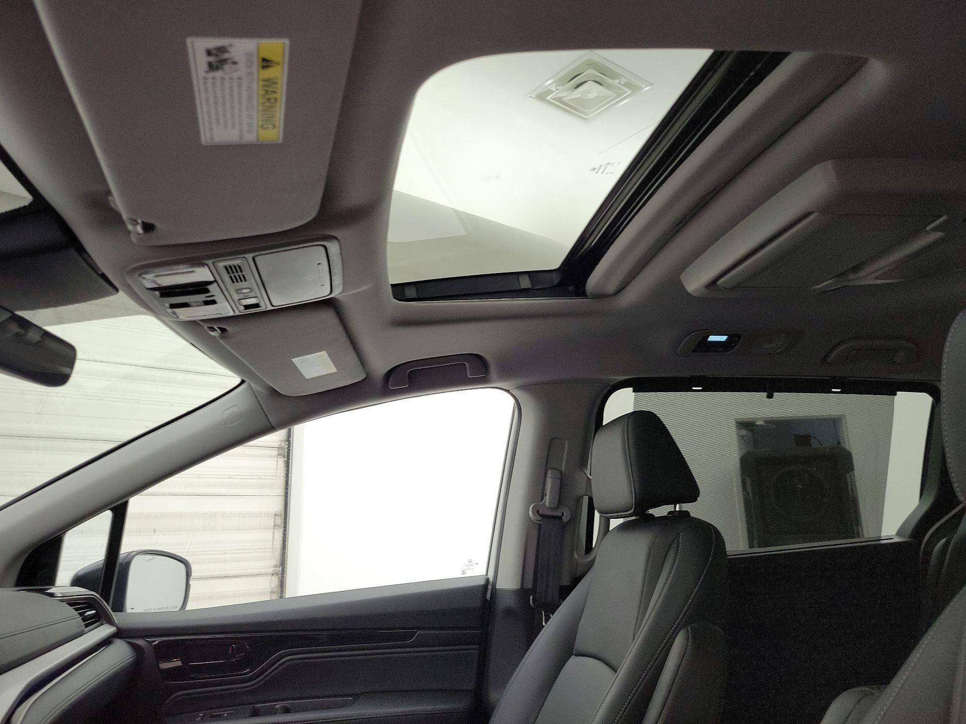 Thumbnail: 2023 Honda Odyssey - 19