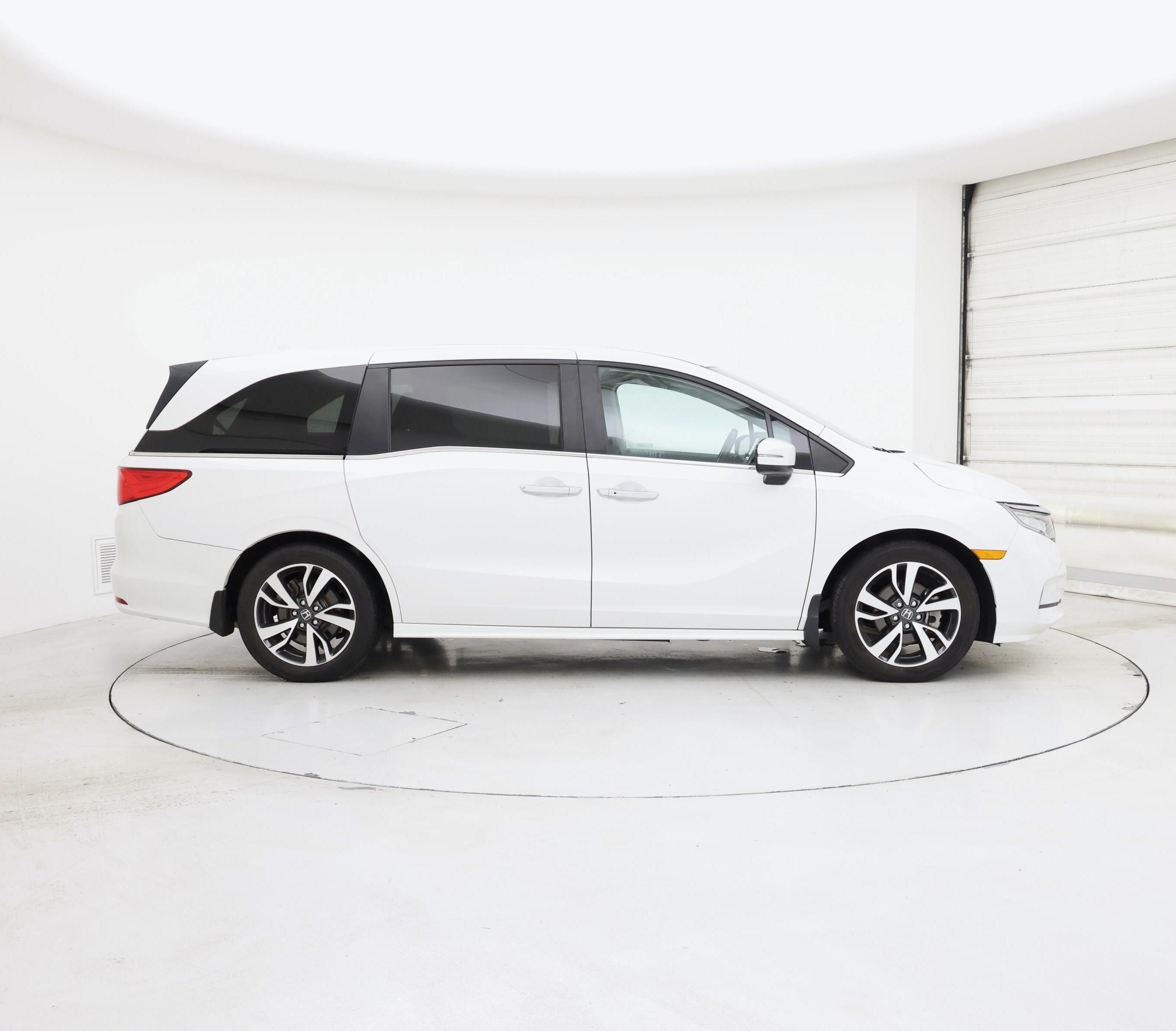 Thumbnail: 2023 Honda Odyssey - 7