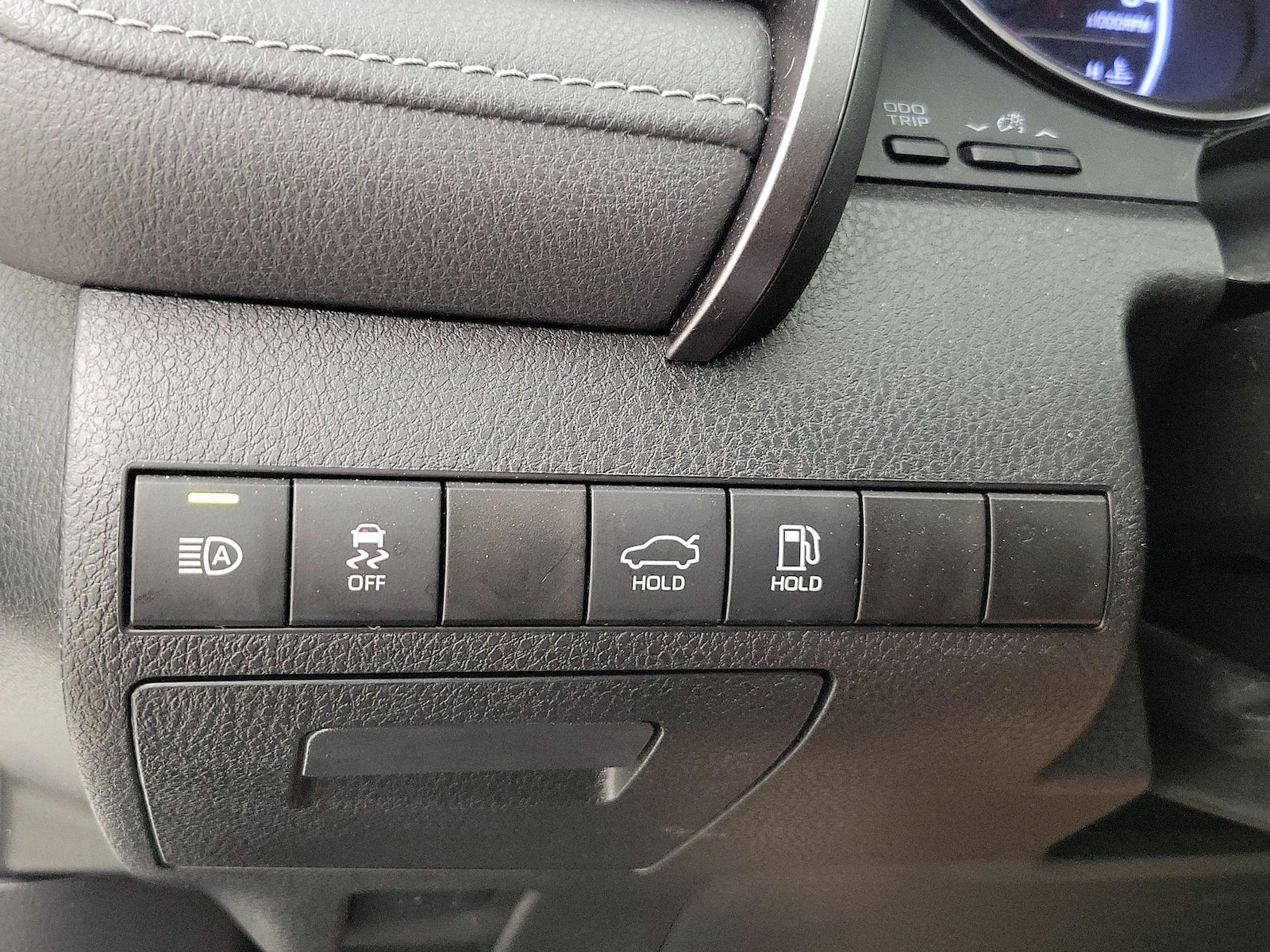 2021 Toyota Camry SE - Photo 14