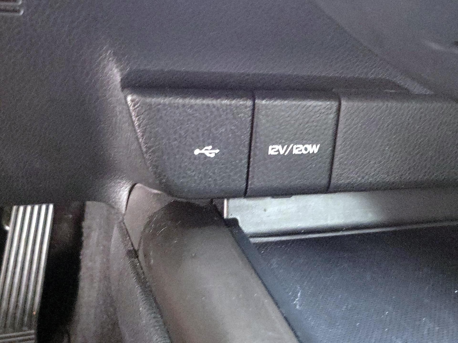 2021 Toyota Camry SE - Photo 19