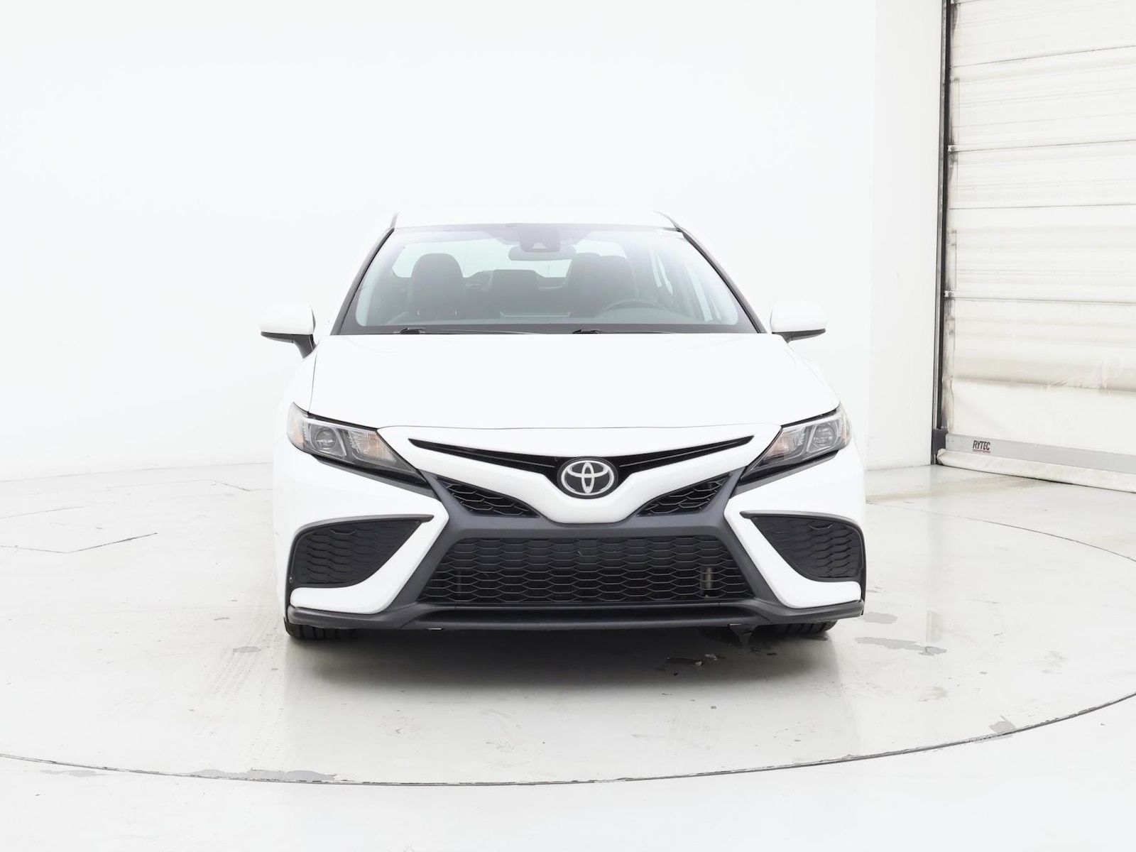 2021 Toyota Camry SE - Photo 6
