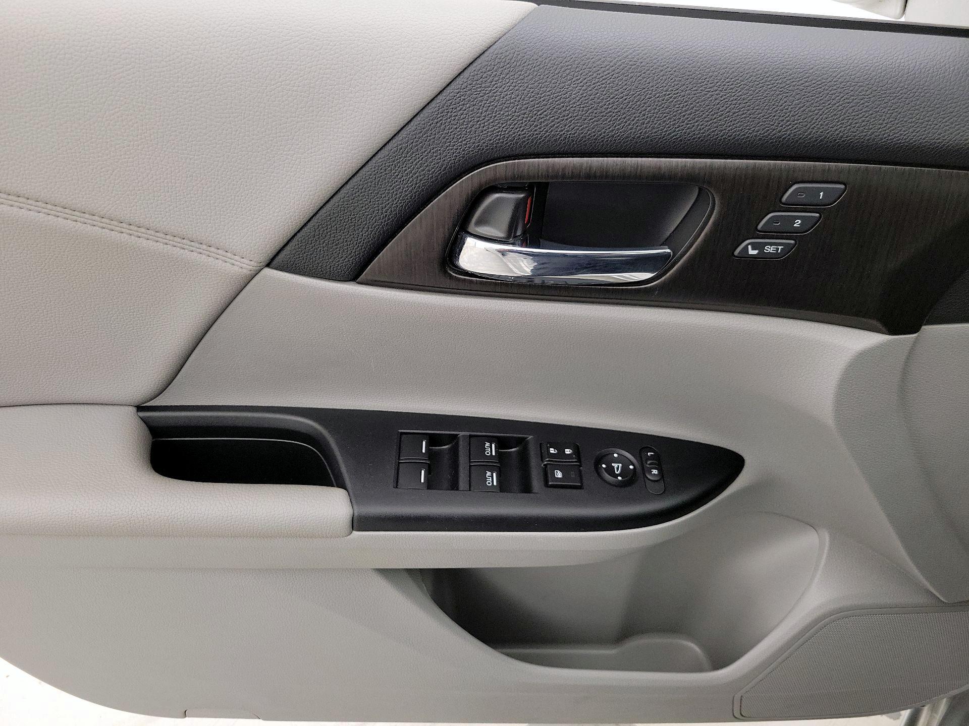 Thumbnail: 2015 Honda Accord - 12