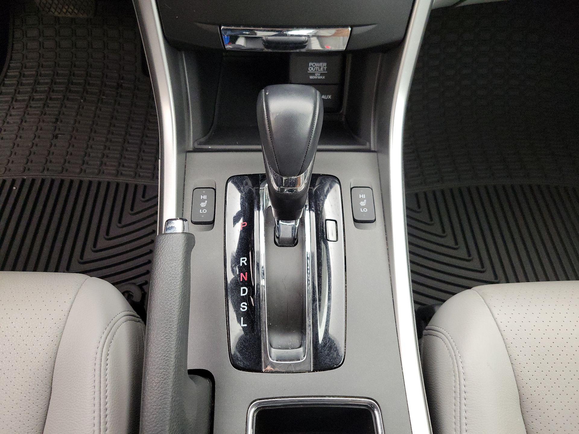 Thumbnail: 2015 Honda Accord - 16