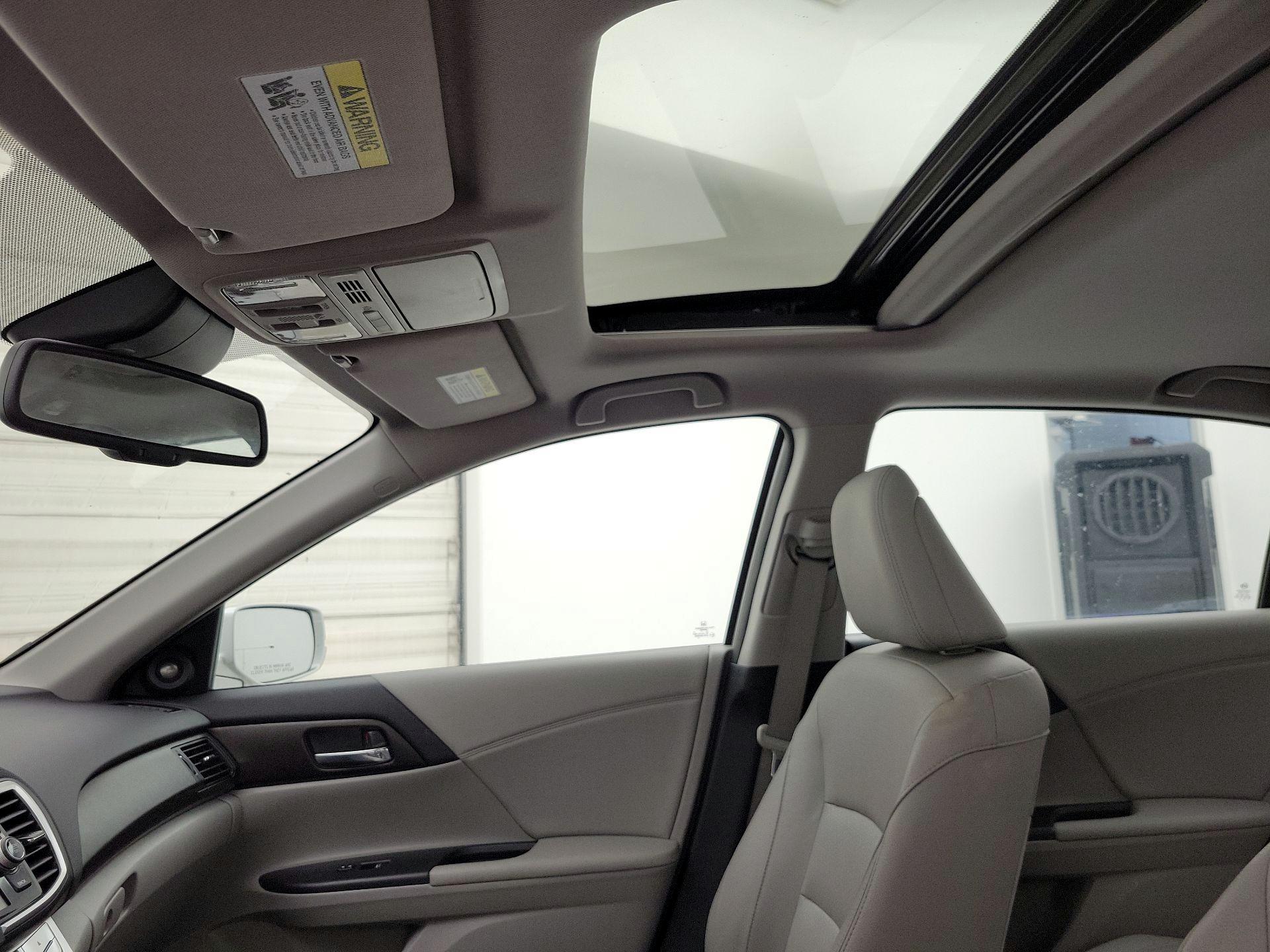 Thumbnail: 2015 Honda Accord - 19