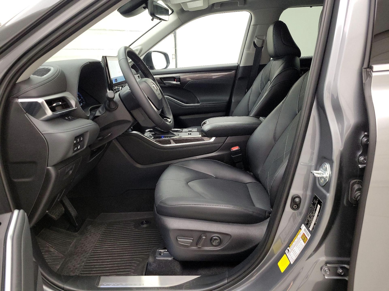 2025 Toyota Highlander Platinum - Photo 12