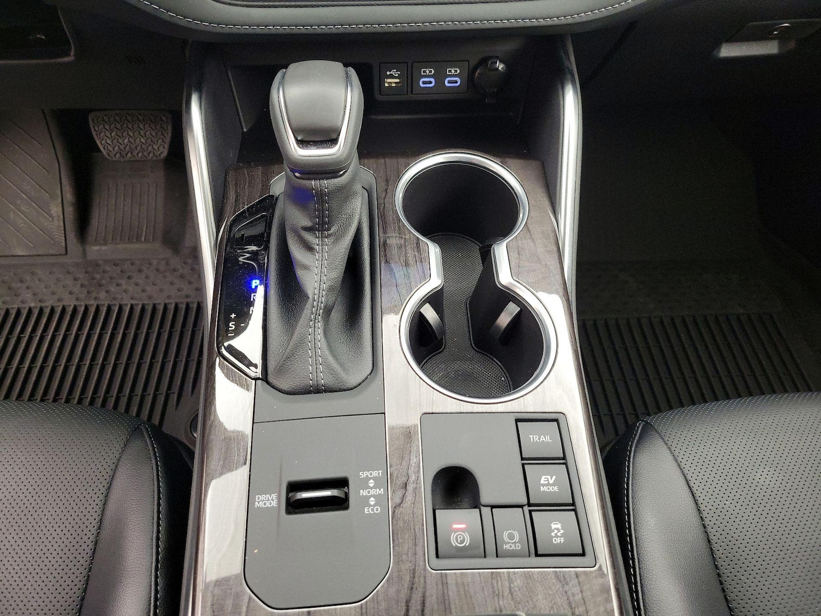 2025 Toyota Highlander Platinum - Photo 18