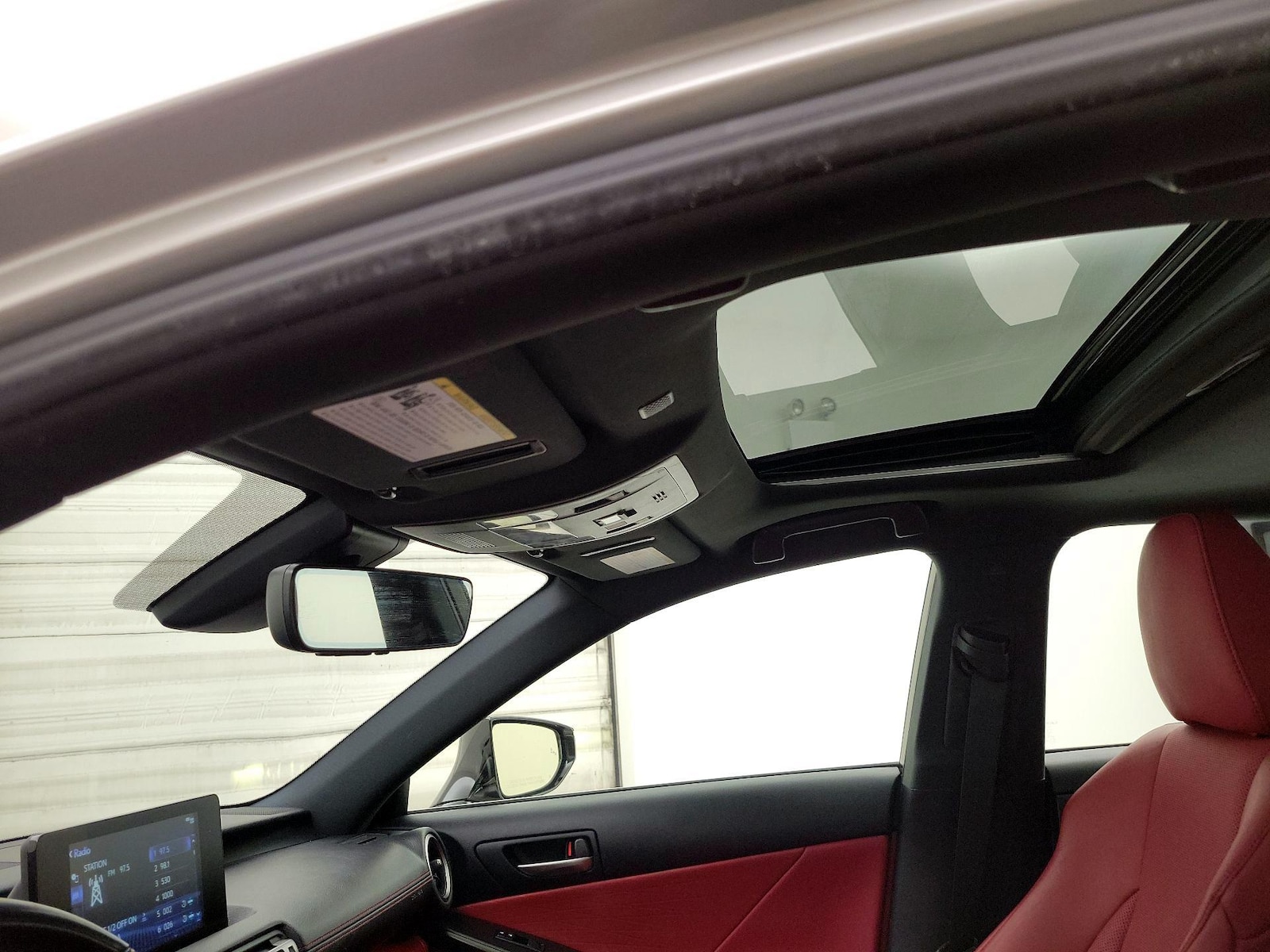 Sunroof(s) & Overhead Airbags