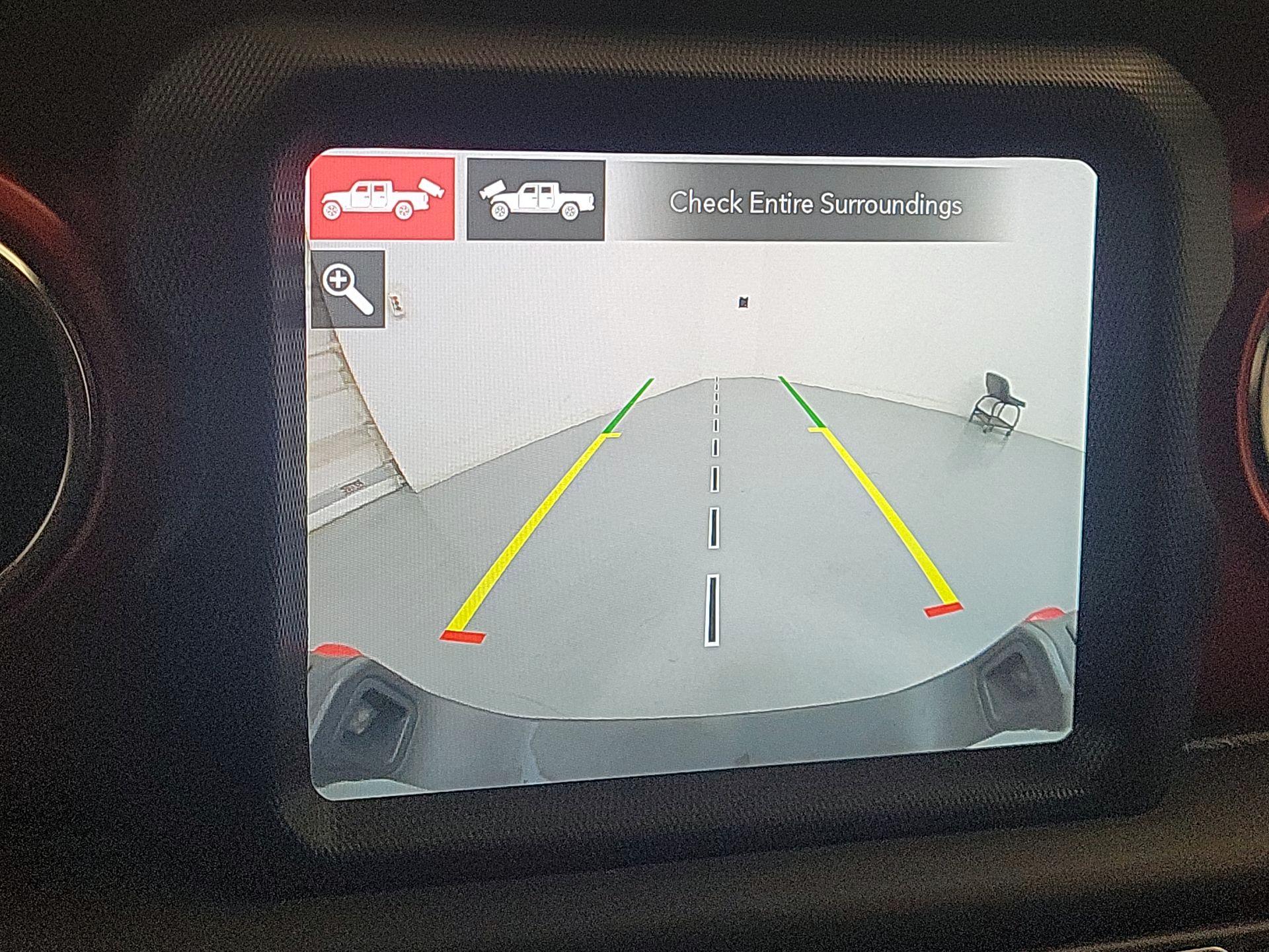 Thumbnail: 2023 Jeep Gladiator - 15