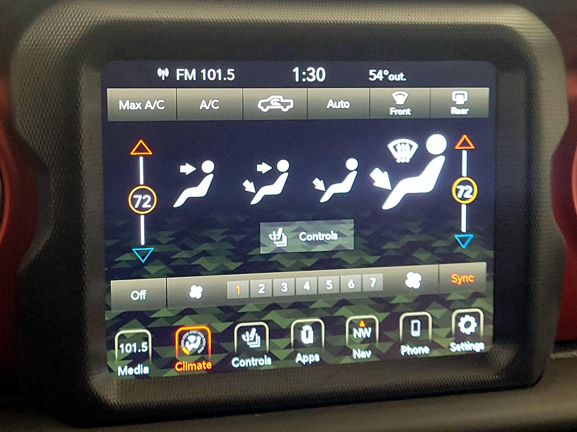 Thumbnail: 2023 Jeep Gladiator - 17