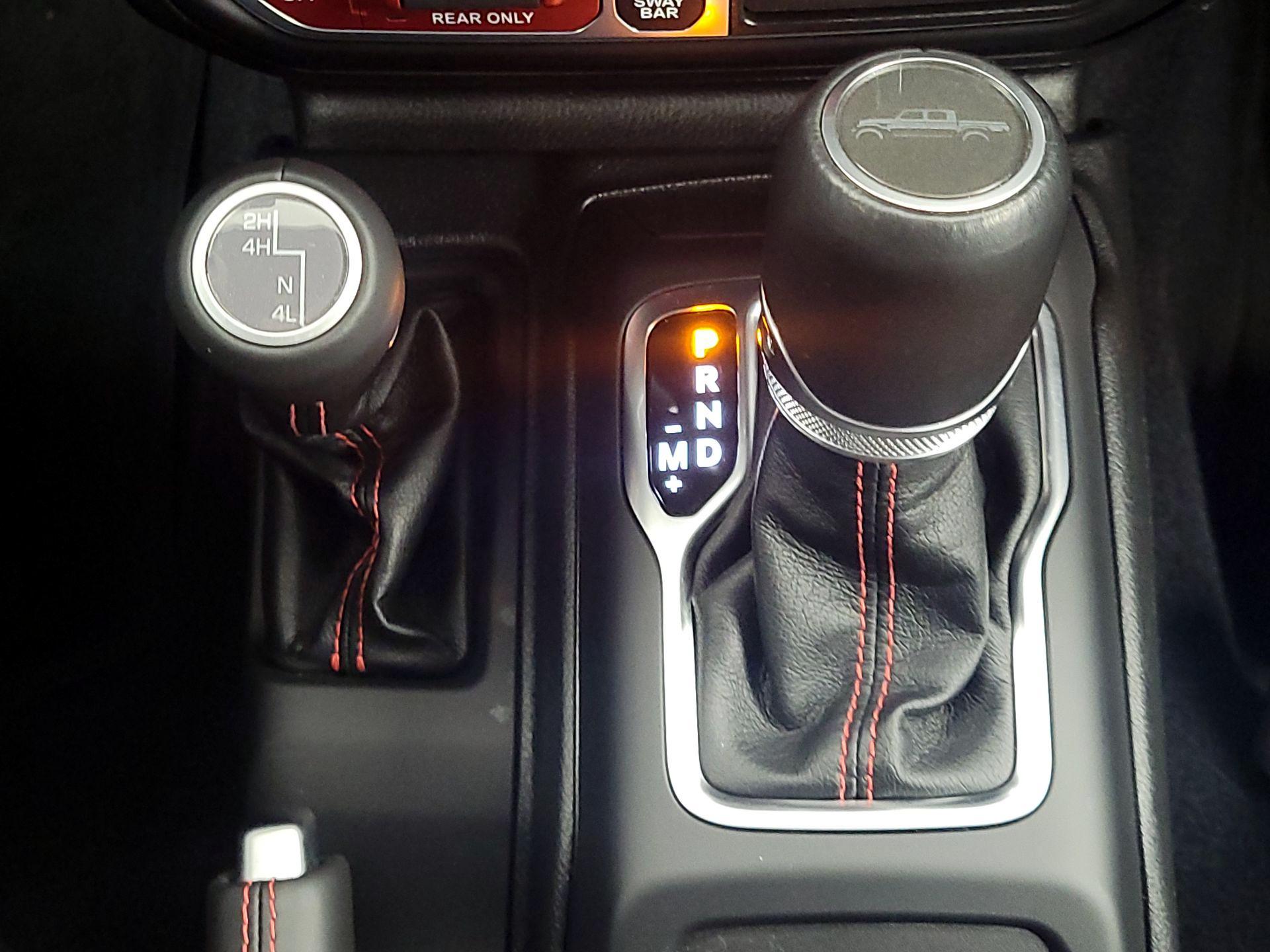 Thumbnail: 2023 Jeep Gladiator - 18