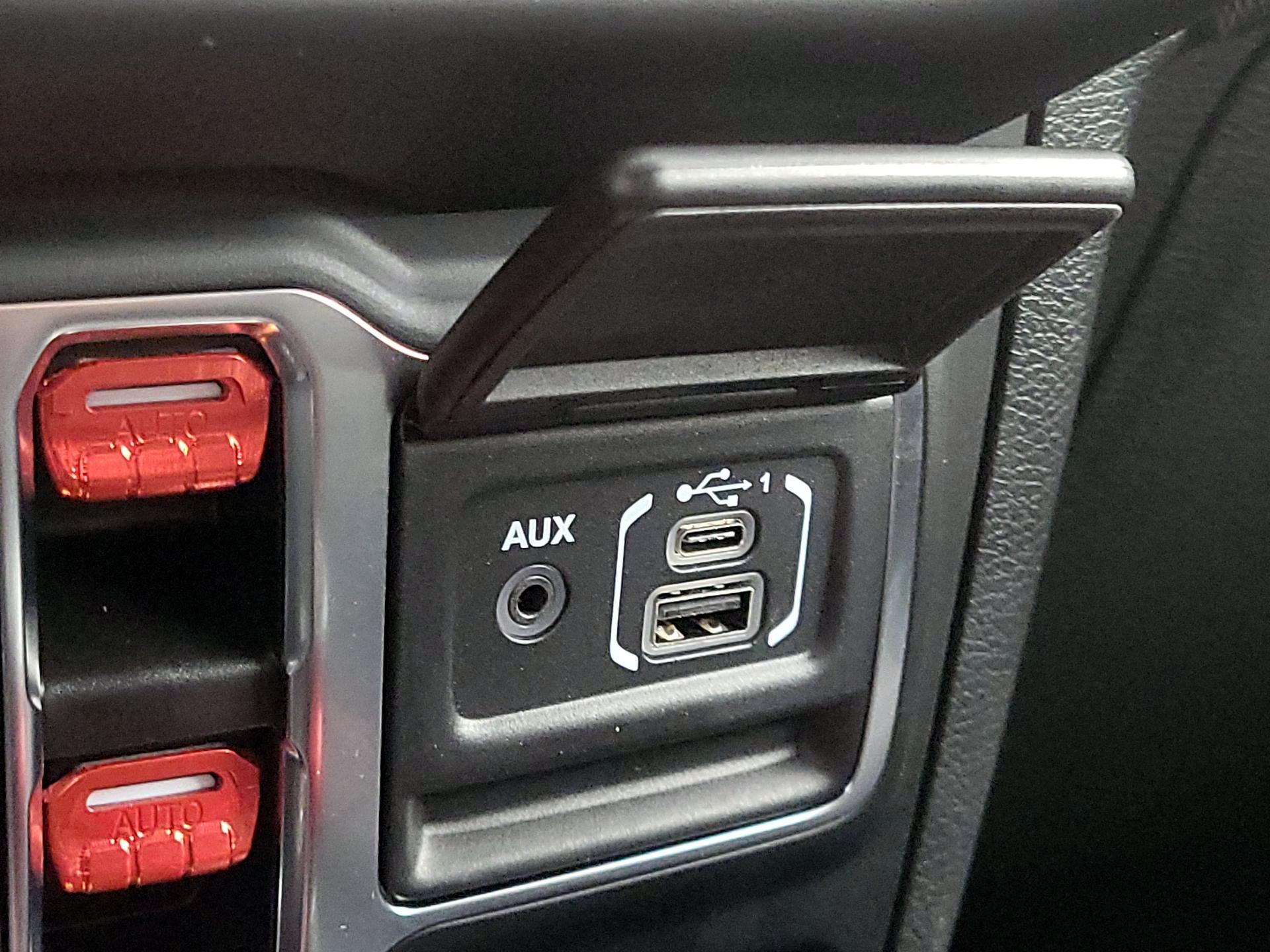 Thumbnail: 2023 Jeep Gladiator - 19