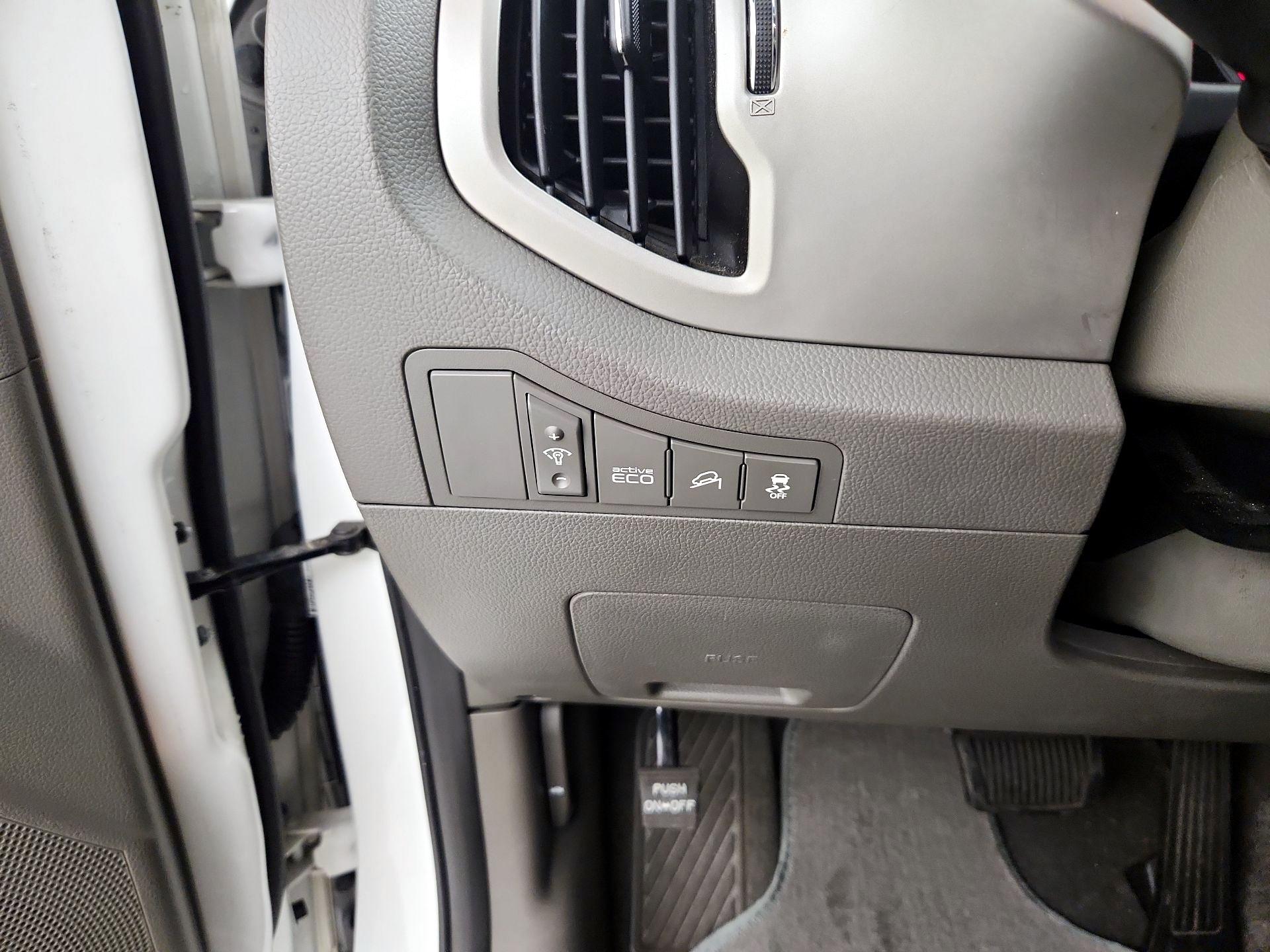 Thumbnail: 2016 Kia Sportage - 13