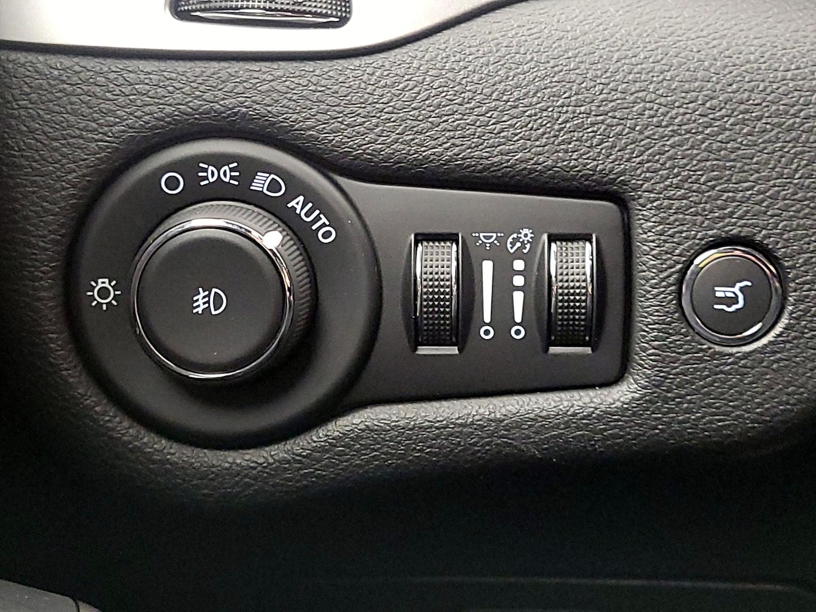 2021 Jeep Cherokee 80TH - Photo 14