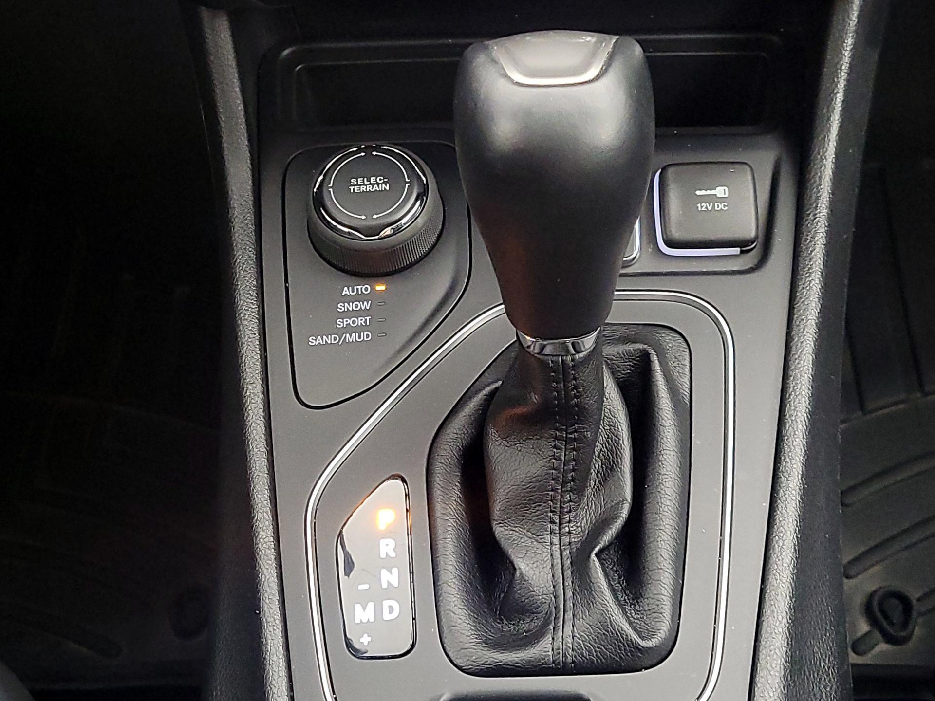 Thumbnail: 2021 Jeep Cherokee - 17