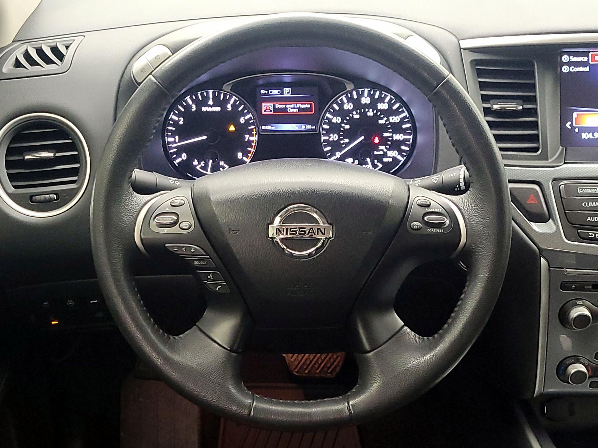 Thumbnail: 2017 Nissan Pathfinder - 10