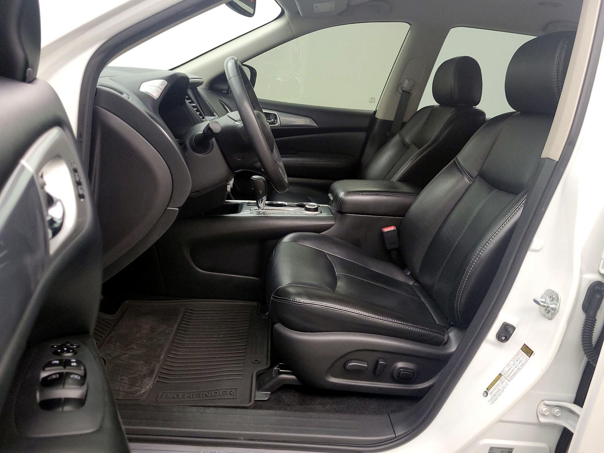 Thumbnail: 2017 Nissan Pathfinder - 11