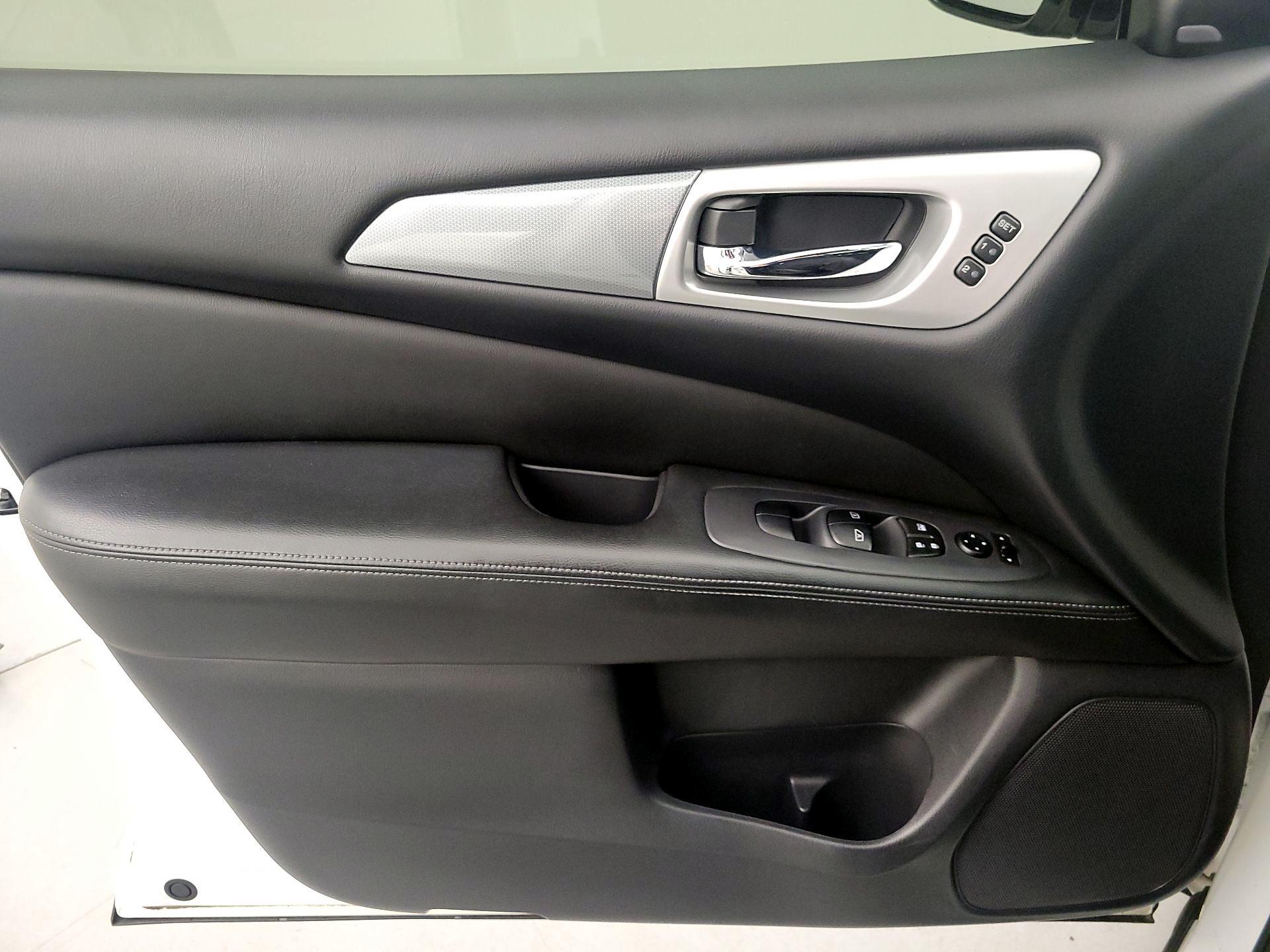 Thumbnail: 2017 Nissan Pathfinder - 12