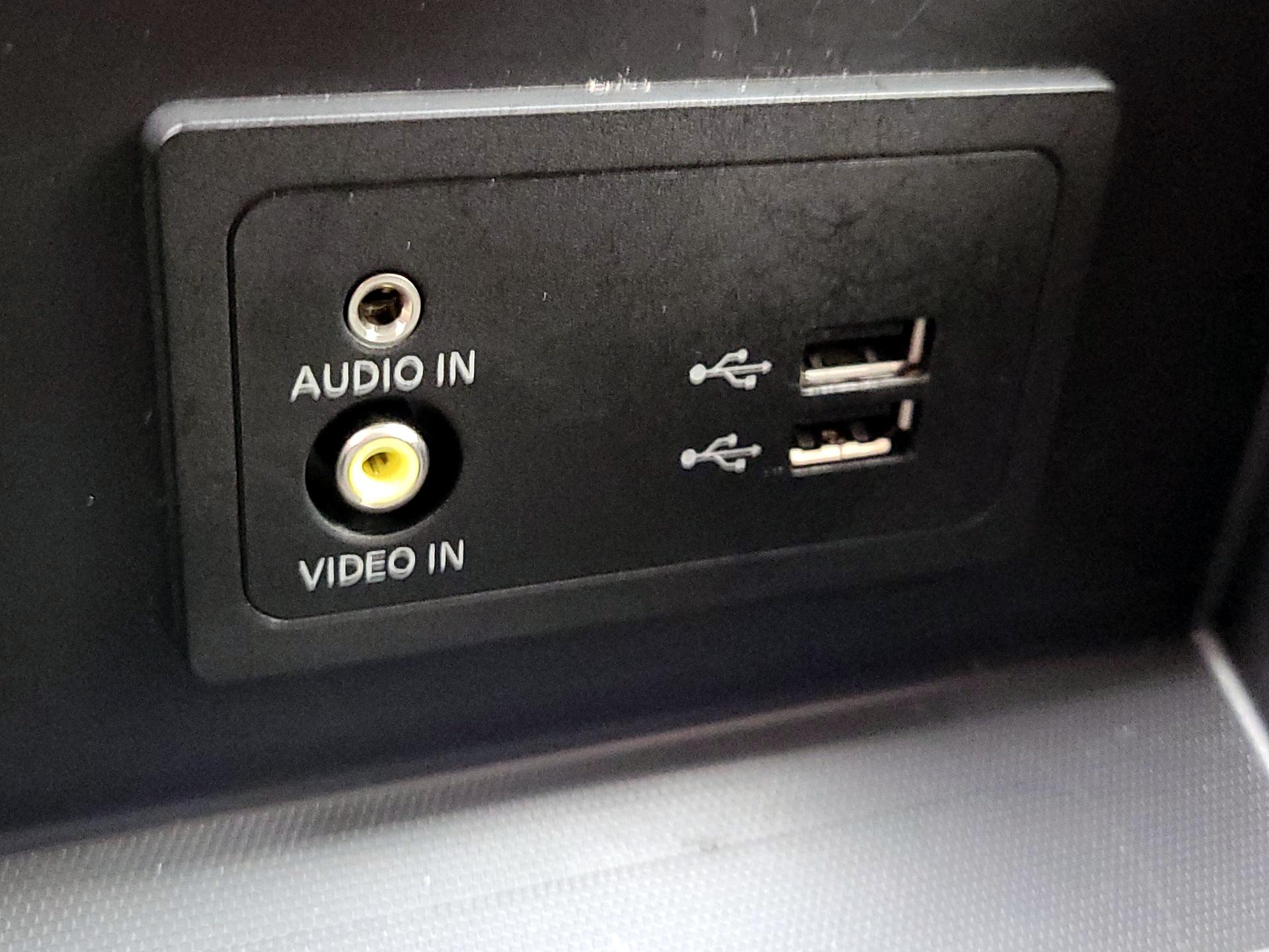 Thumbnail: 2017 Nissan Pathfinder - 18