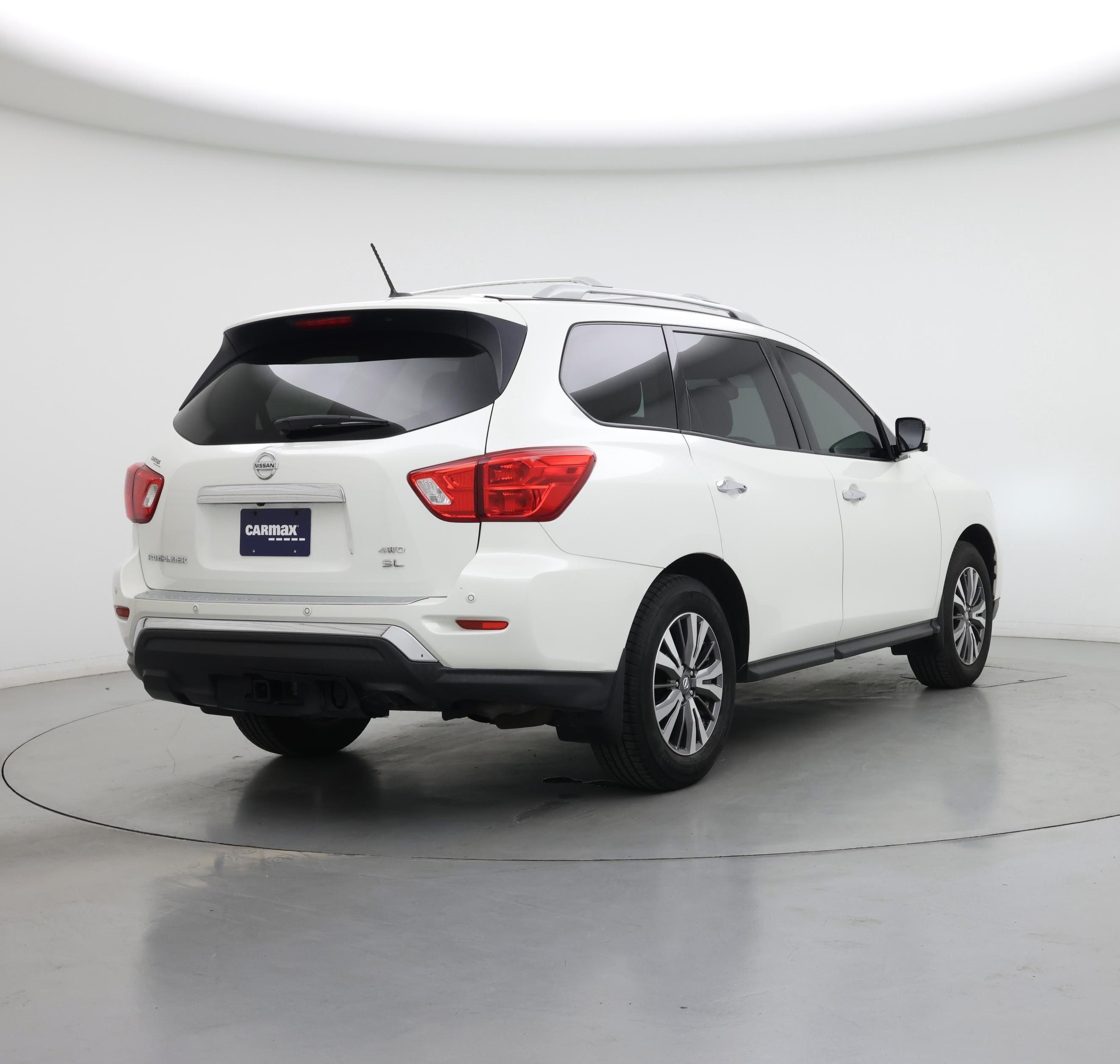 Thumbnail: 2017 Nissan Pathfinder - 8