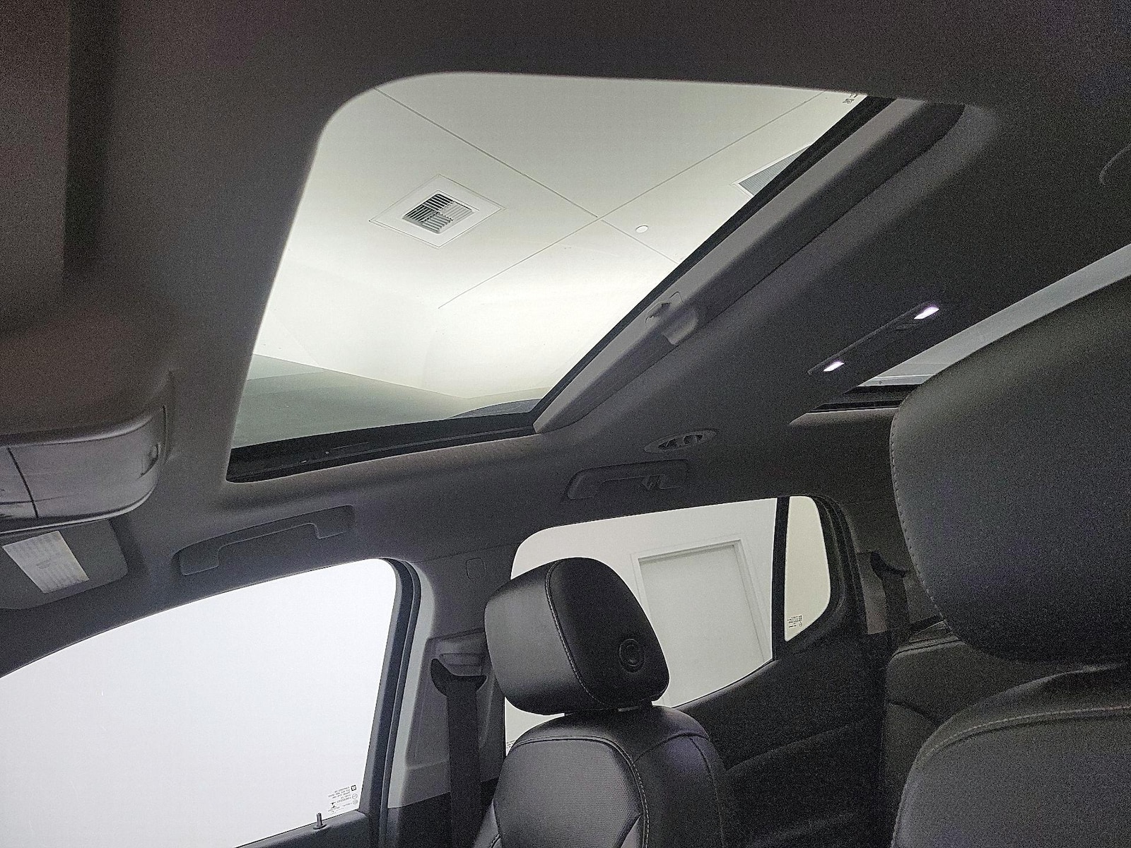 Sunroof(s) & Skylight(s)