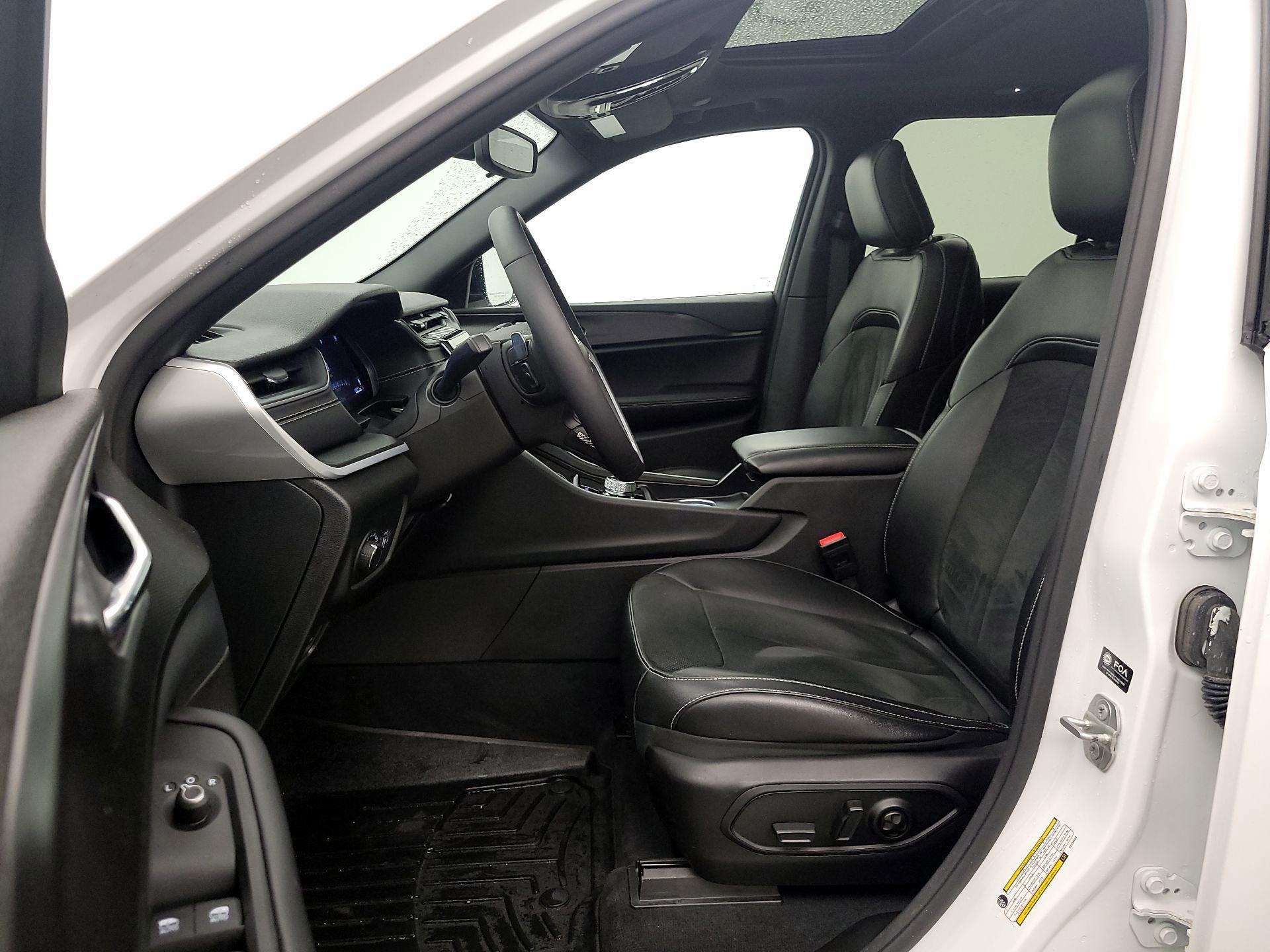 Thumbnail: 2024 Jeep Grand Cherokee - 11