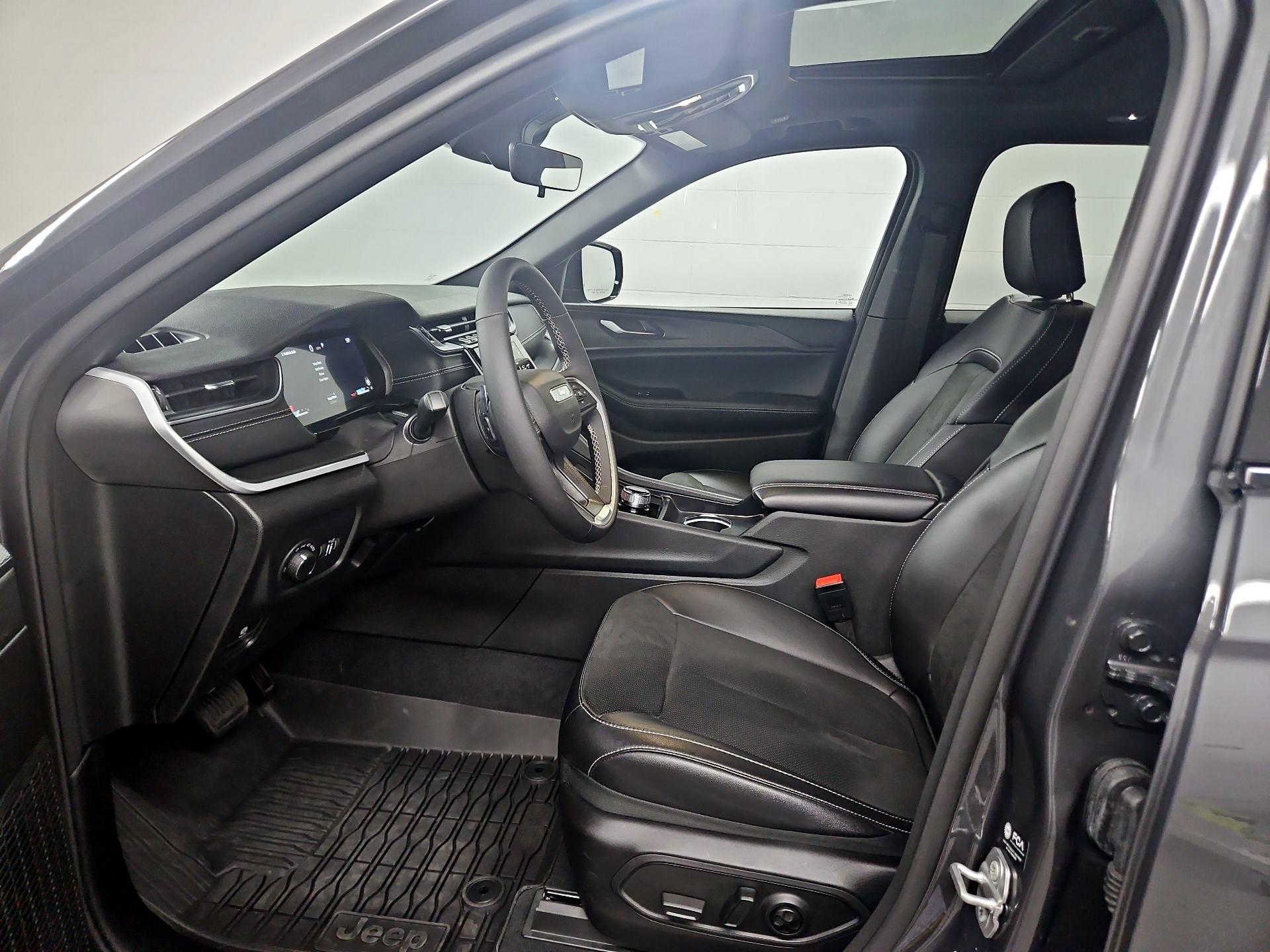 Thumbnail: 2025 Jeep Grand Cherokee - 11