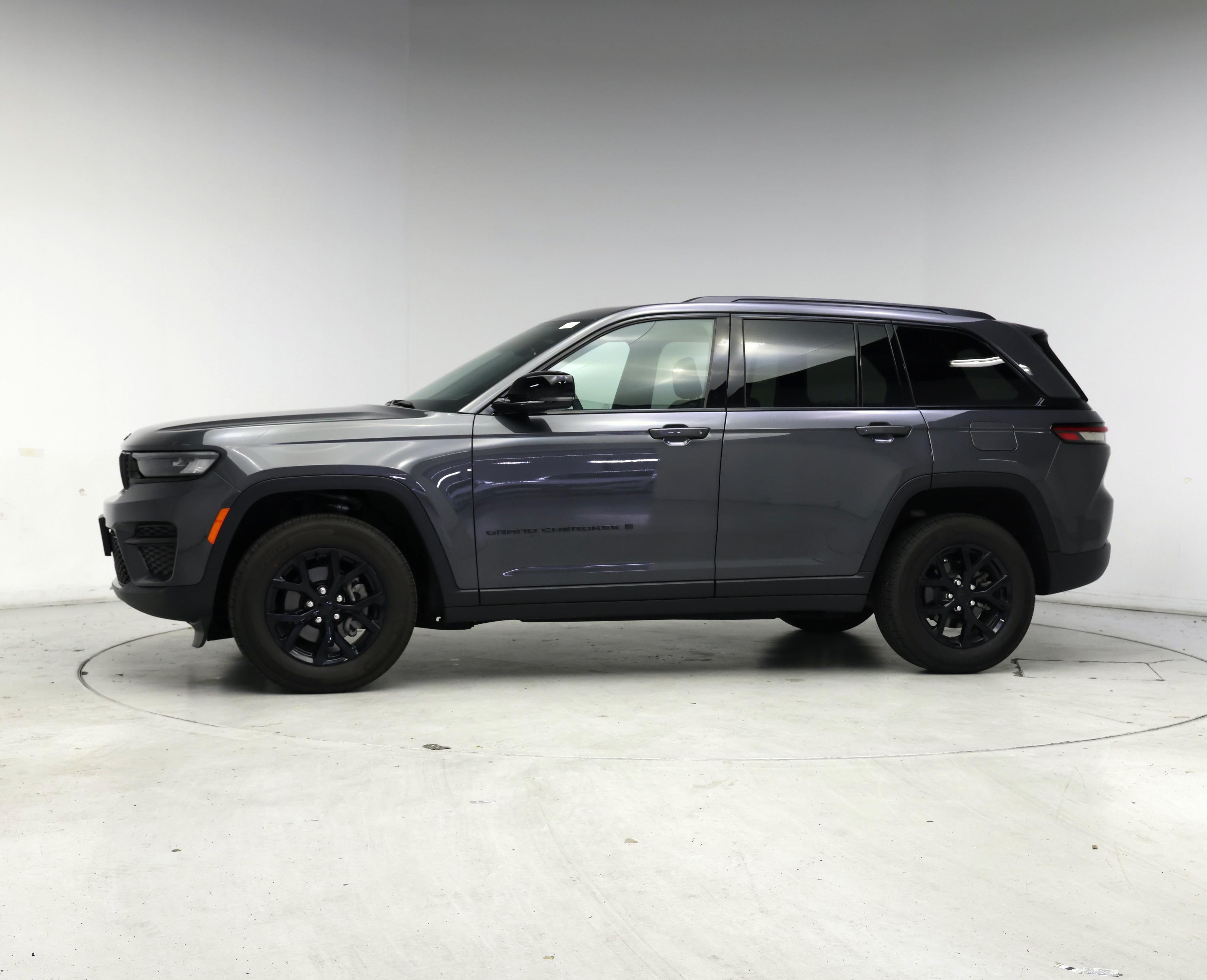 Thumbnail: 2025 Jeep Grand Cherokee - 3