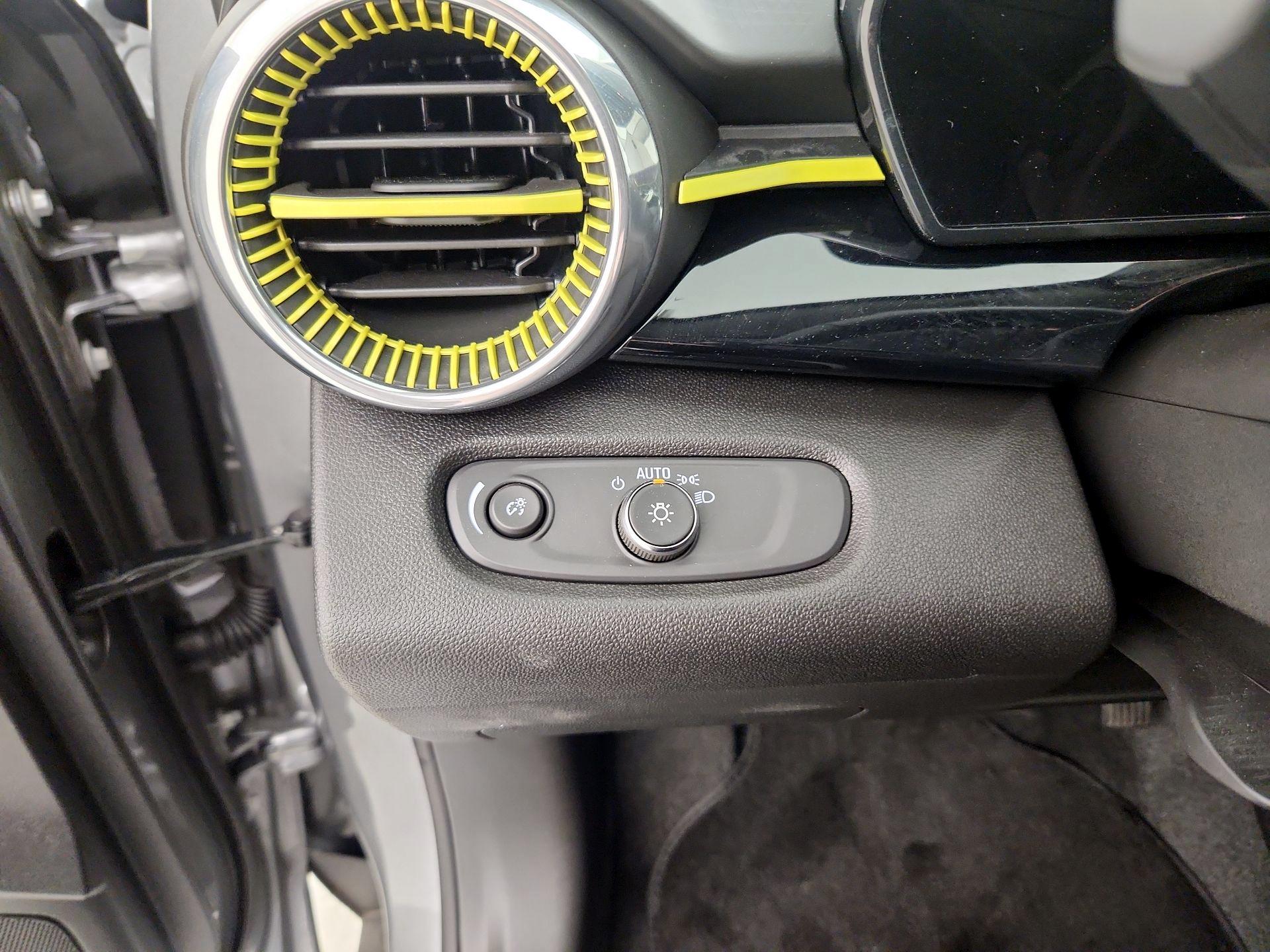 Thumbnail: 2025 Chevrolet Trax - 13