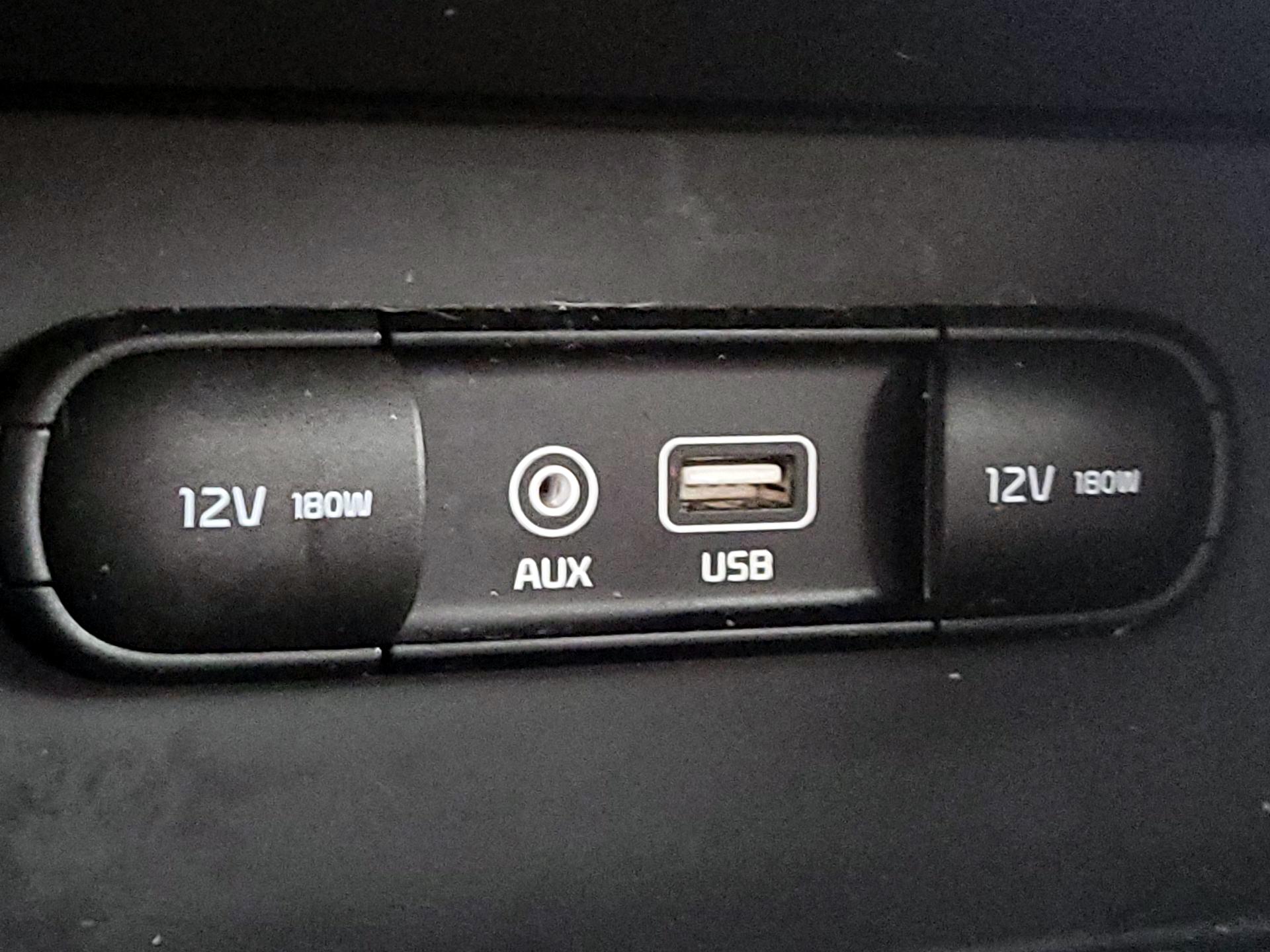 Thumbnail: 2019 Kia Niro - 18