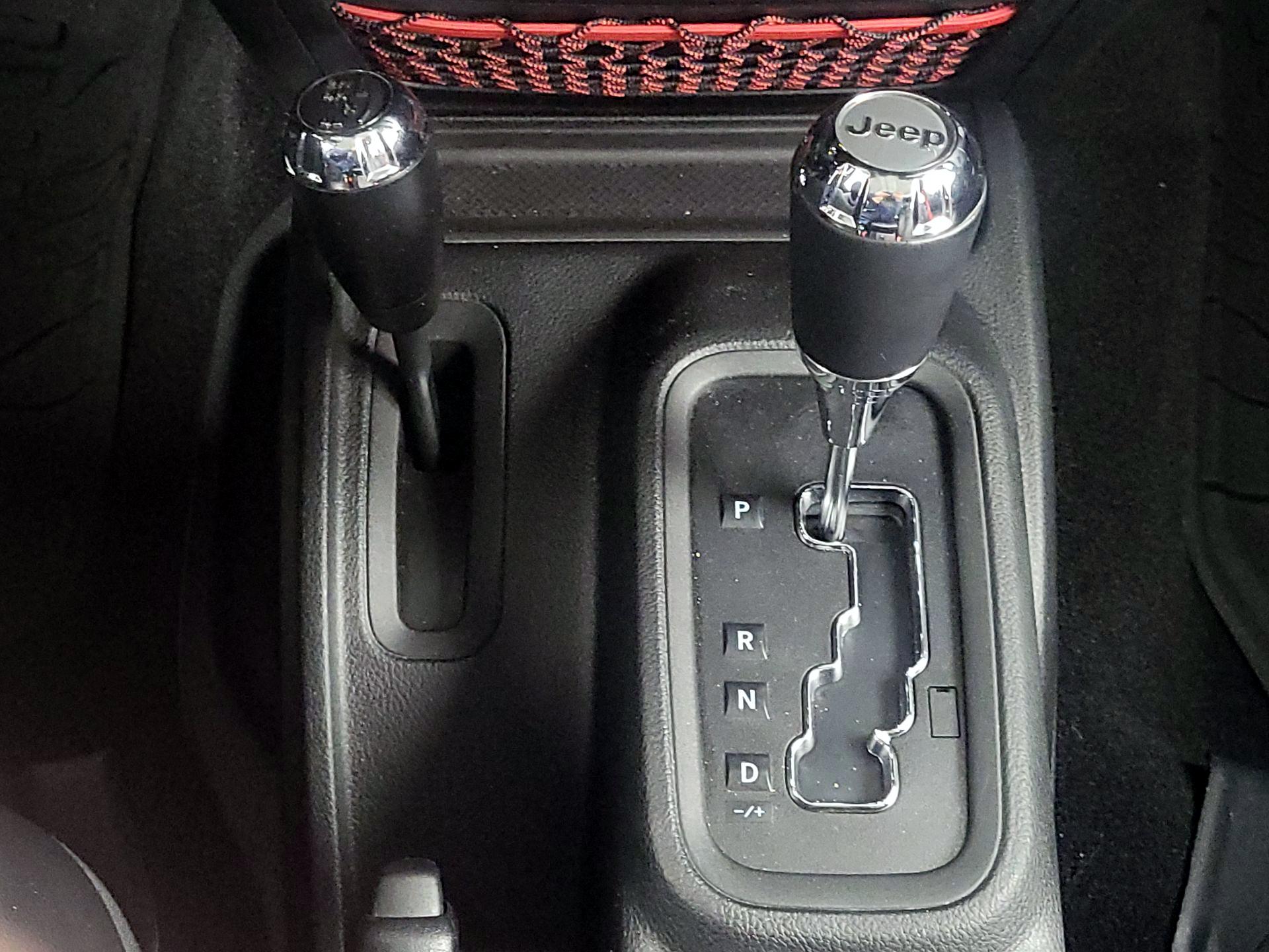 Thumbnail: 2017 Jeep Wrangler - 17