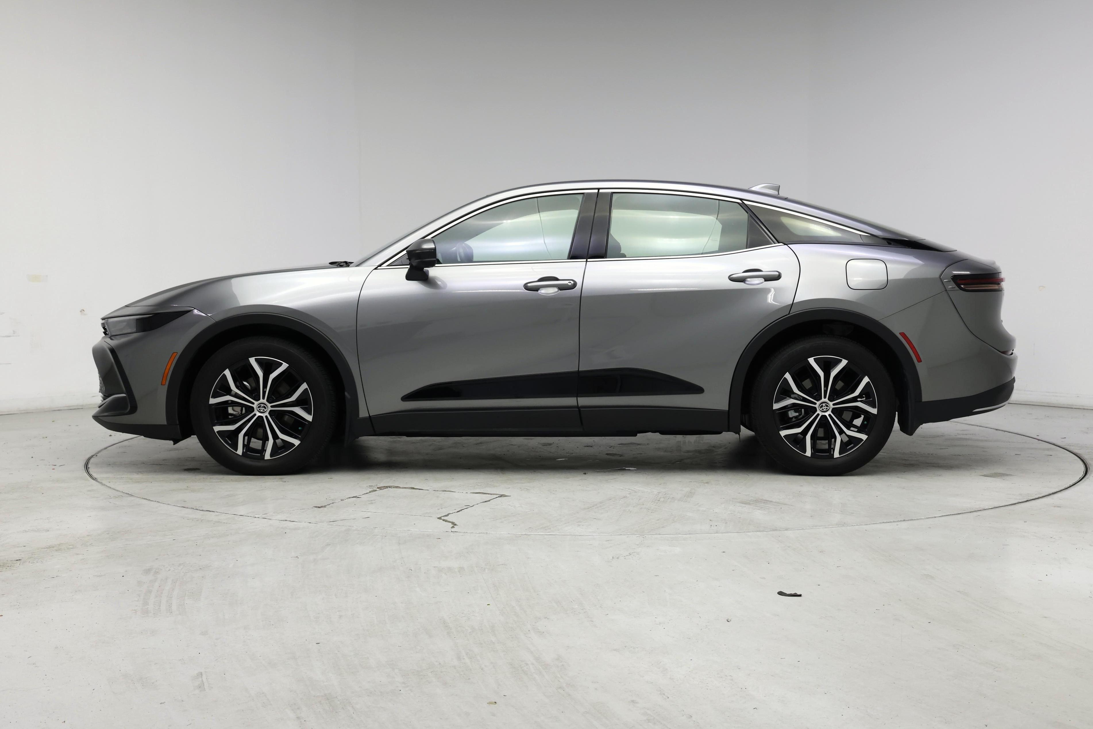 Thumbnail: 2023 Toyota Crown - 3