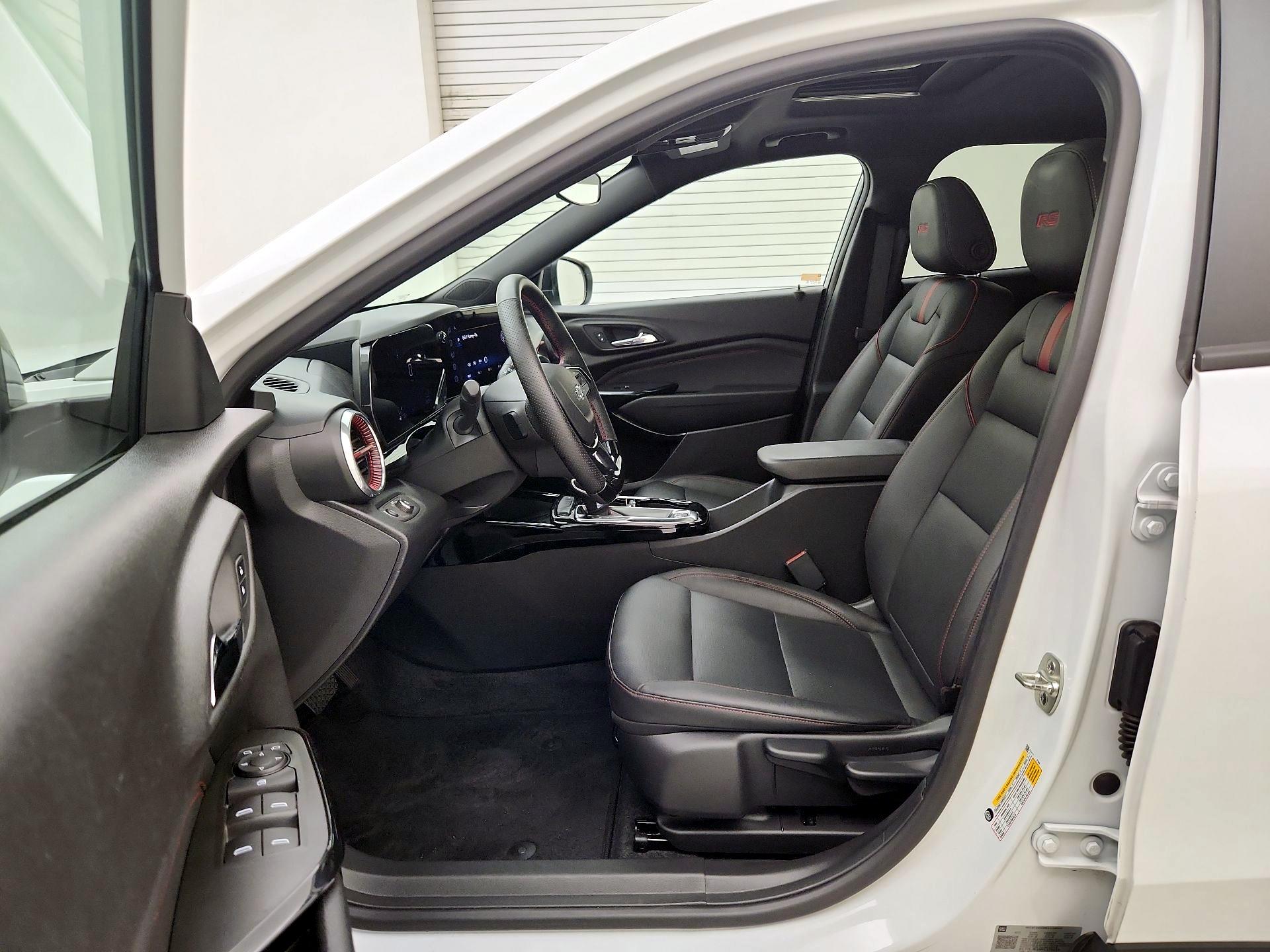Thumbnail: 2024 Chevrolet Trax - 11