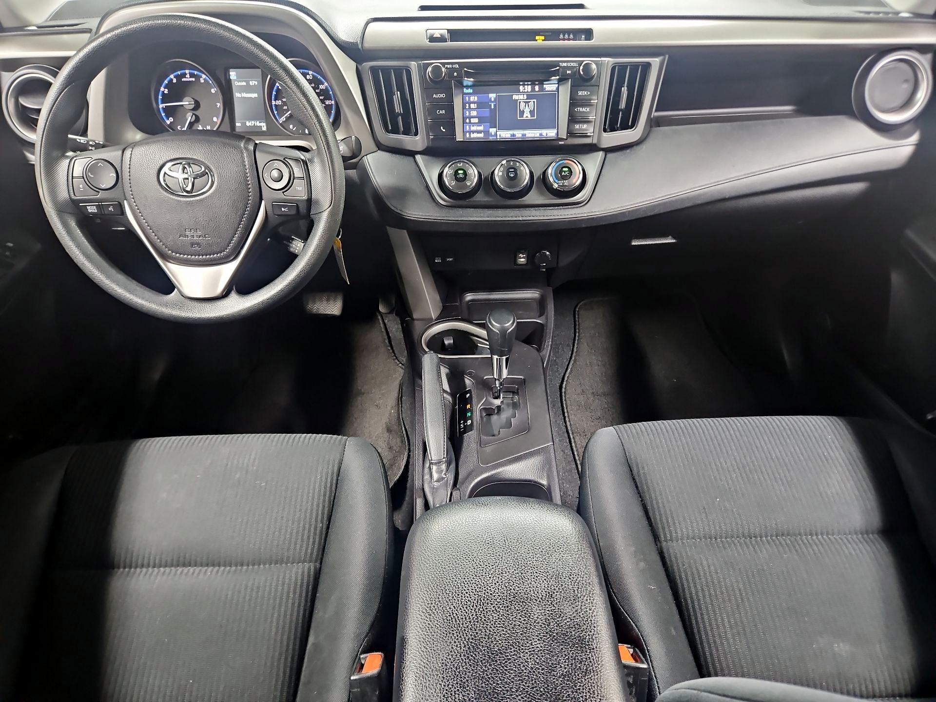 Thumbnail: 2017 Toyota RAV4 - 9