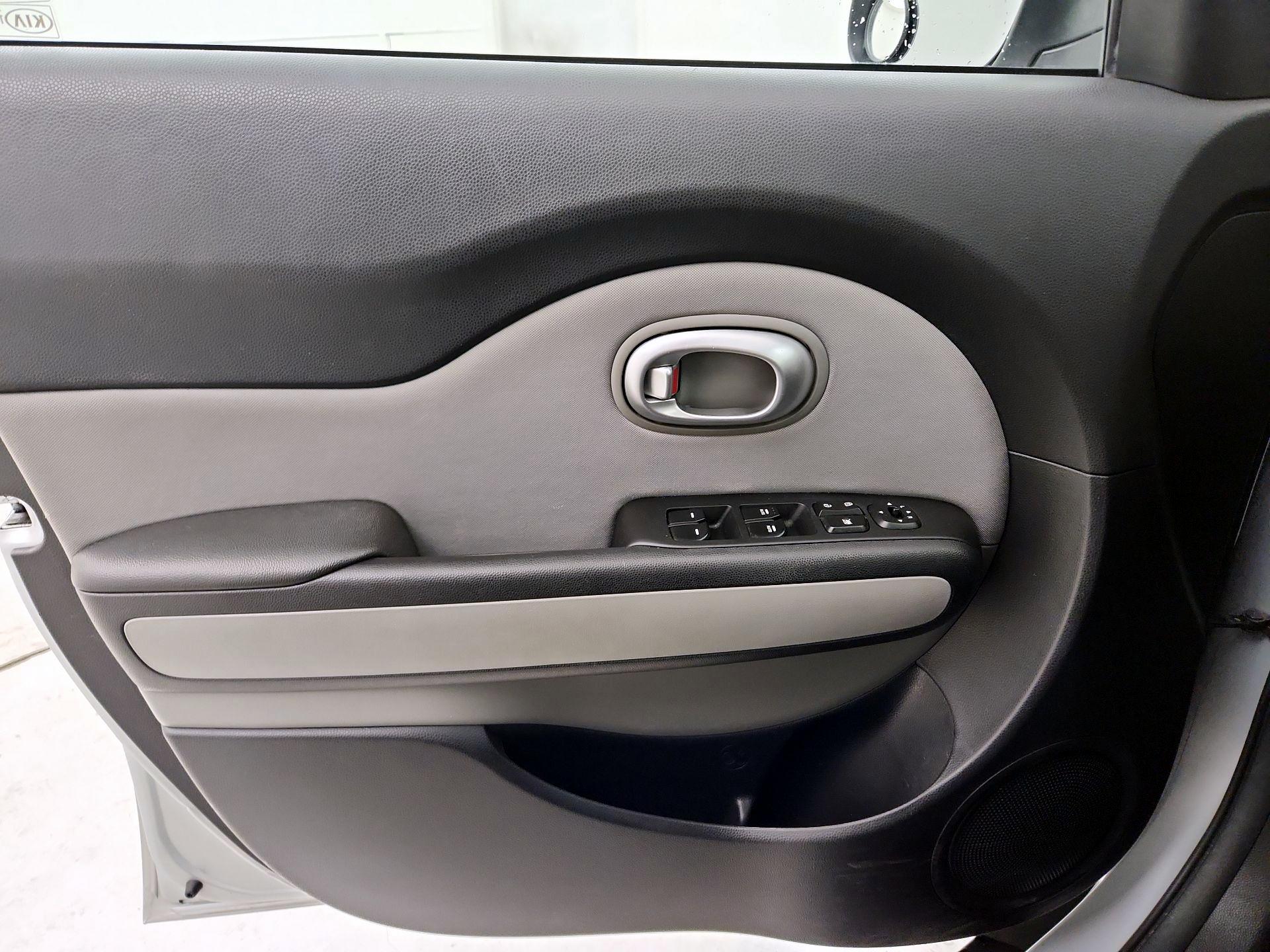 Thumbnail: 2015 Kia Soul - 12