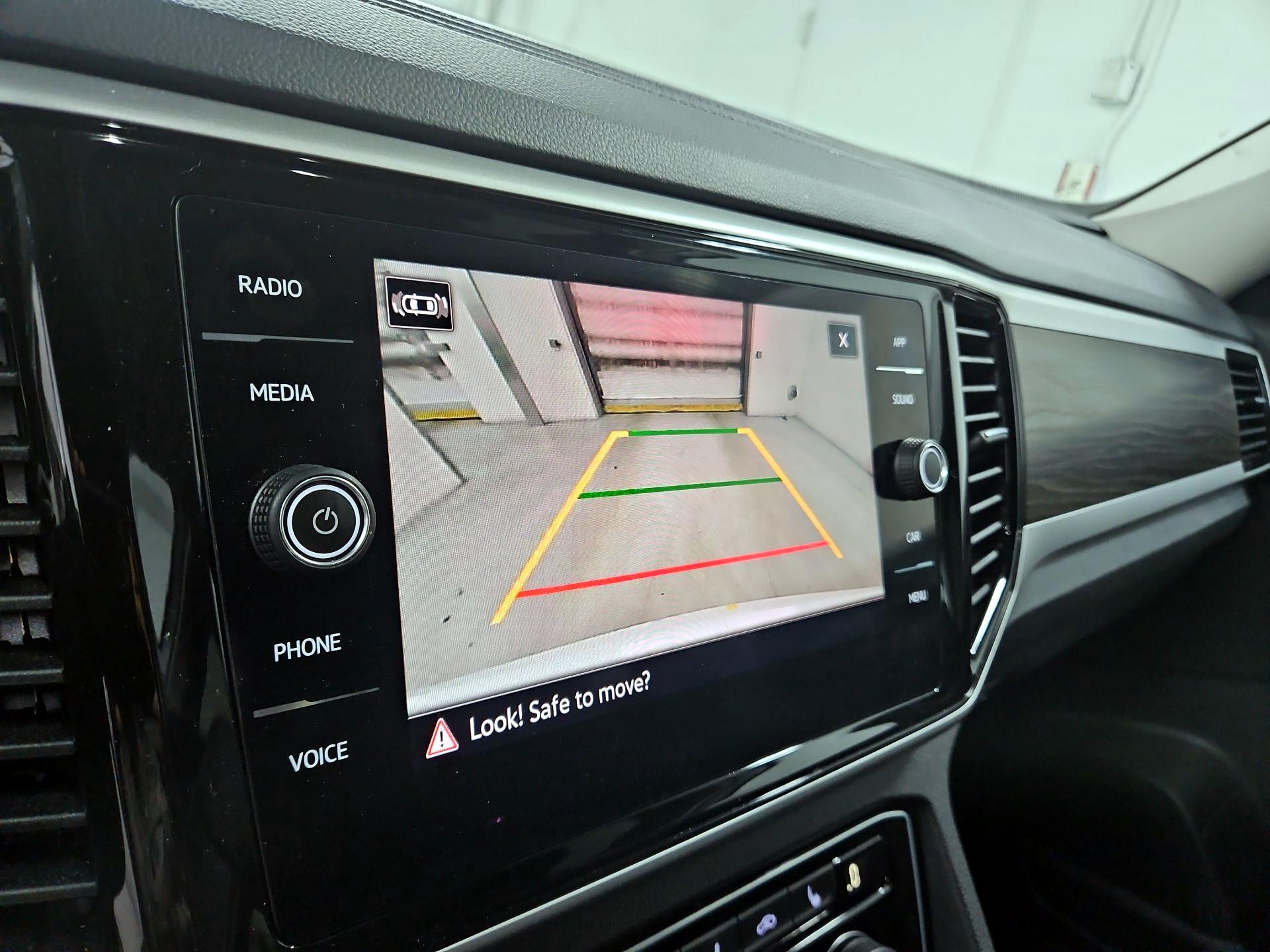 Thumbnail: 2023 Volkswagen Atlas - 14